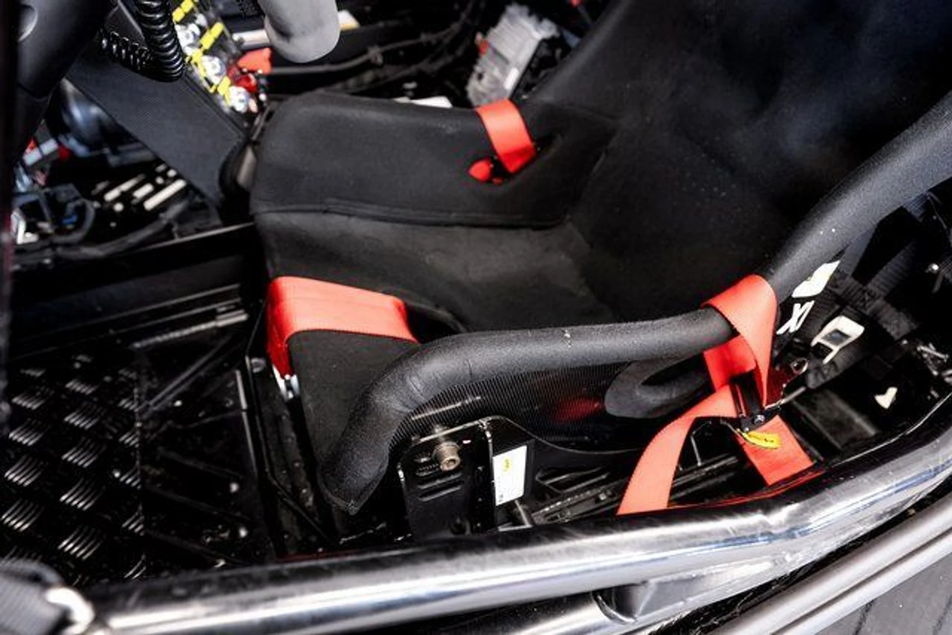 mph031_869634114_cfc08ae7281753f37740c4d5f1436268x_7c50b300f9