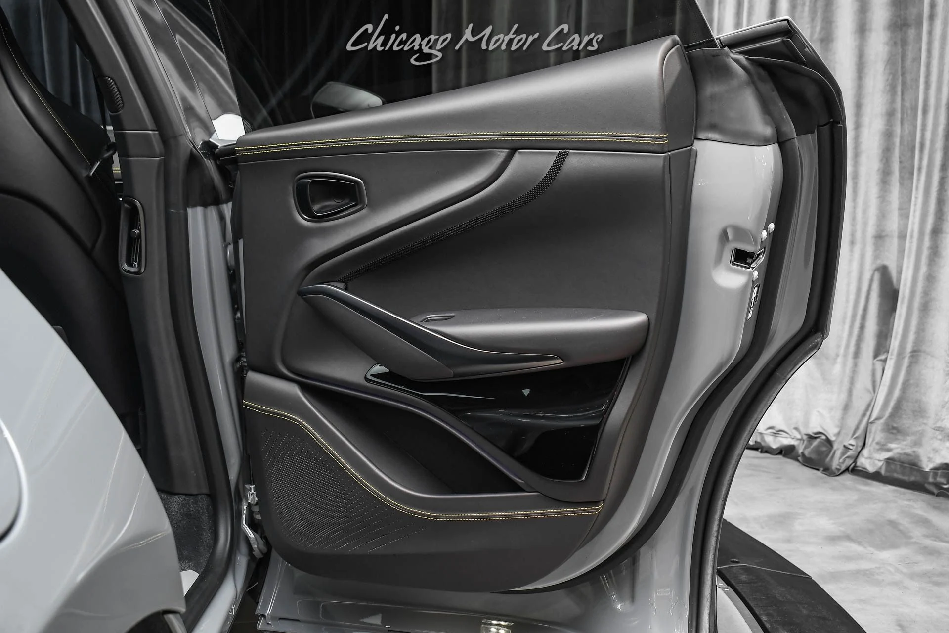 mph031_871272979_13519_p32_l_07536793fa