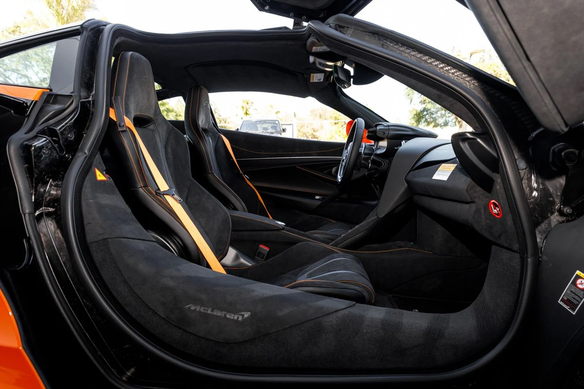 mph031_878843991_612_p32_l_56c36ac28b