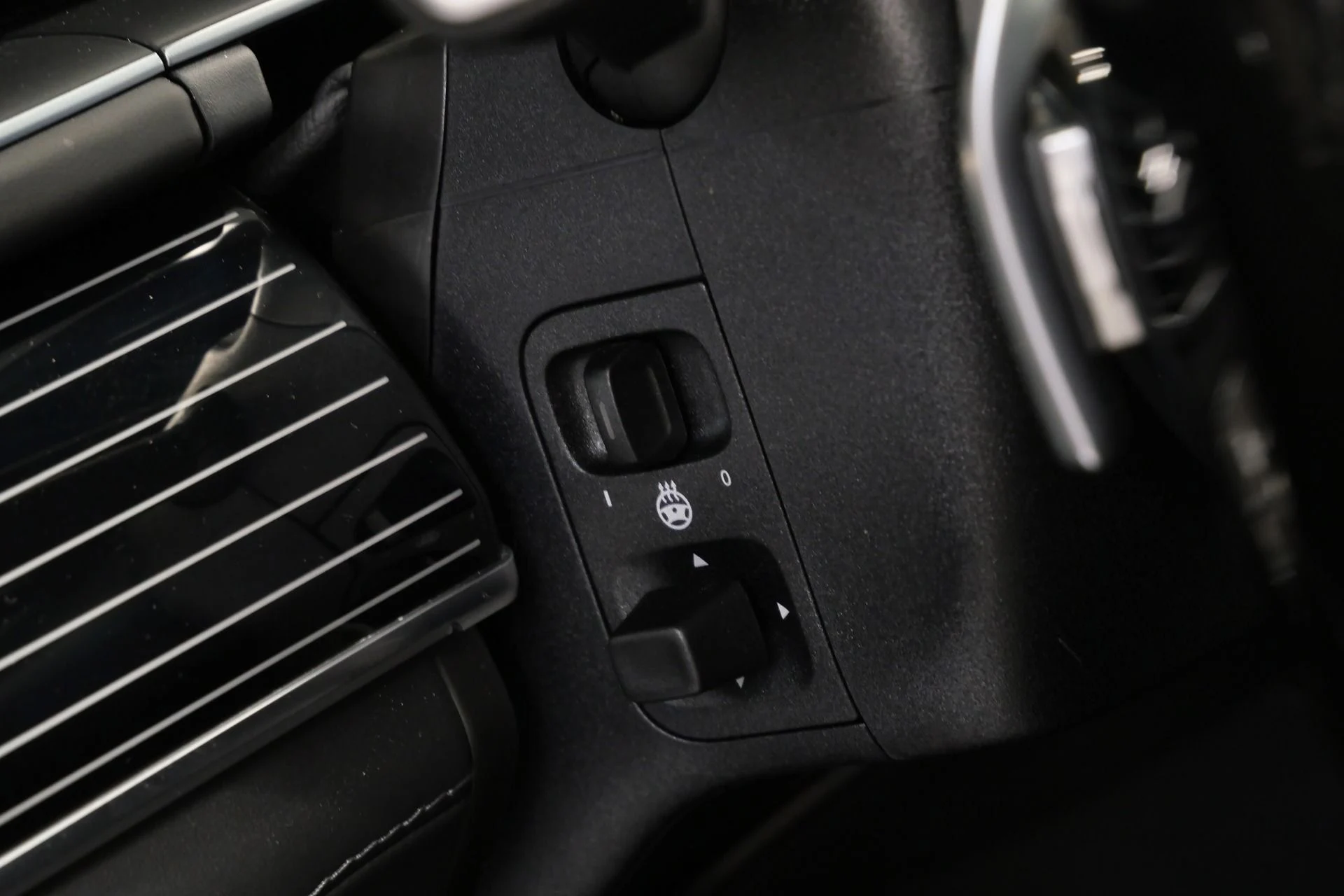 mph031_880422994_Used_2025_Mercedes_Benz_Maybach_GLS_600_4_MATIC_Monoblock_Wheels_4_Seat_Configuration_Rear_Entertainment_1776793710_4764c1b258