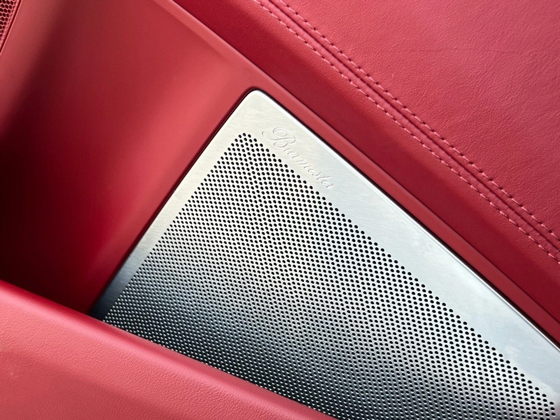 mph031_88235898_61e17a9eb8d8283b7e8ecca572854074x_28ae9fd750