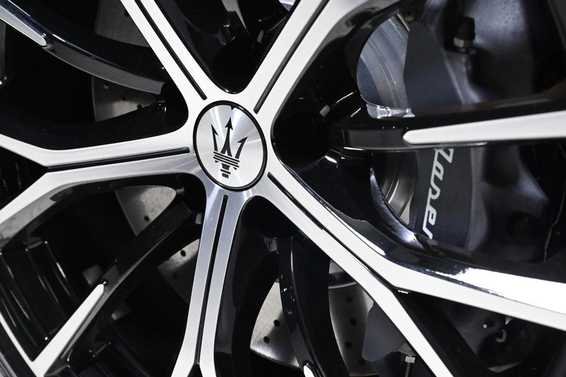 mph031_892033218_new_2026_maserati_grancabrio_convertible_11350_22949331_31_1024_5279f96fd8