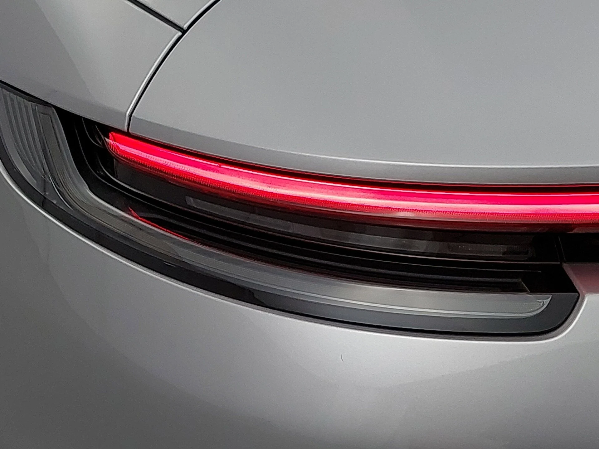 mph031_894005530_a2511b38875732ea11f98854124d6257x_5c611df024