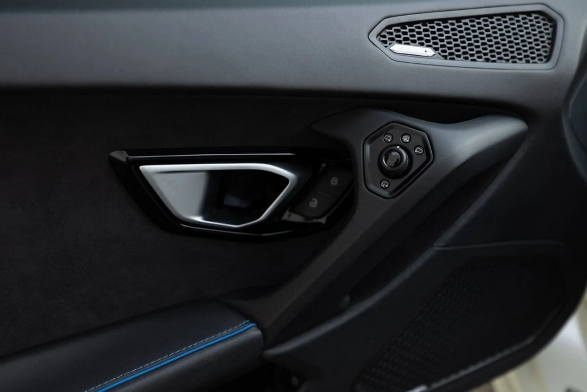 mph031_897154280_f61f00df4db66aac57bfe5a9613d9c07x_8e97c6461e