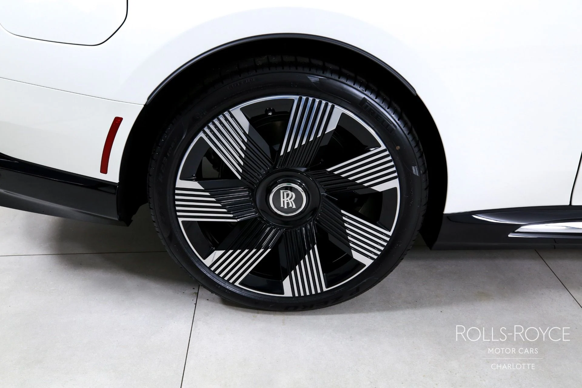 mph031_899829106_Used_2025_Rolls_Royce_Spectre_1752785235_527818277d