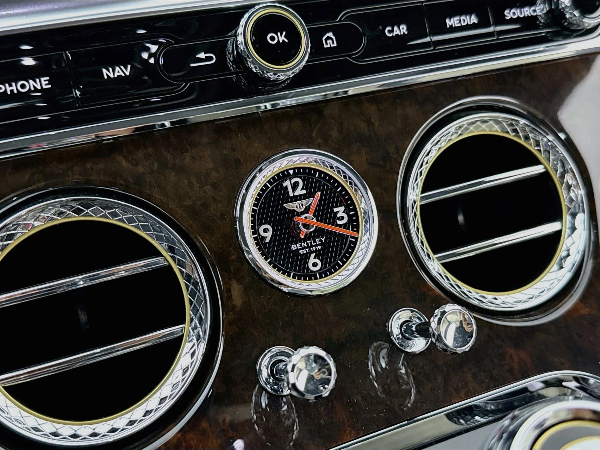 mph031_901350478_Used_2020_Bentley_Continental_GT_V8_1786897727_b7b69ec058