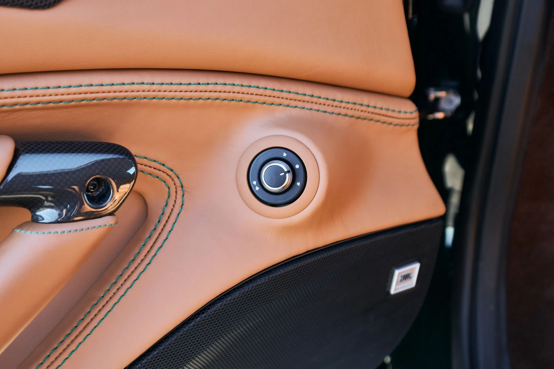 mph031_903501379_Used_2022_Ferrari_F8_Tributo_Base_1765662054_ada0ca3236