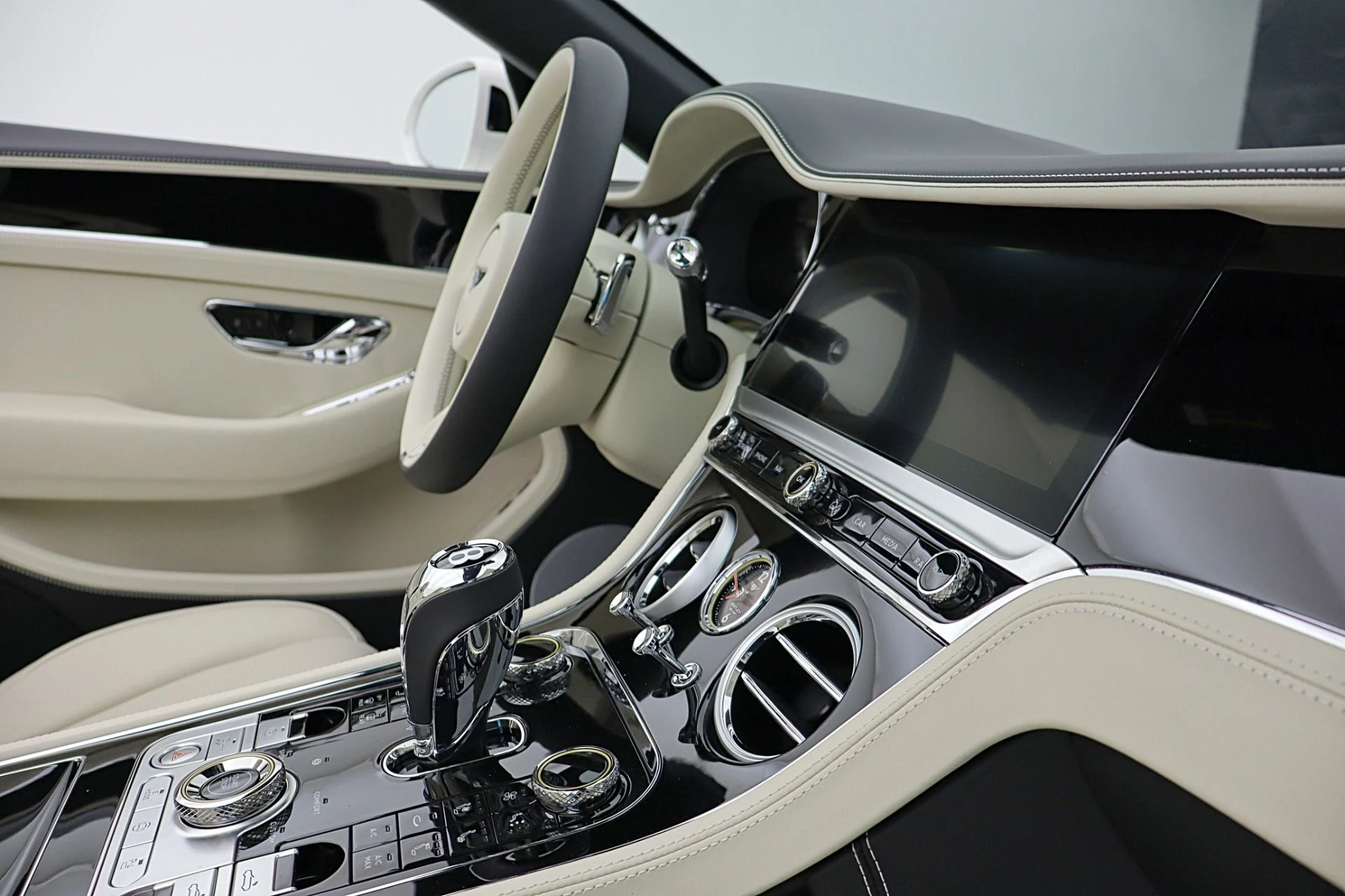 mph031_906596382_New_2026_Bentley_Continental_GTC_69b489b828