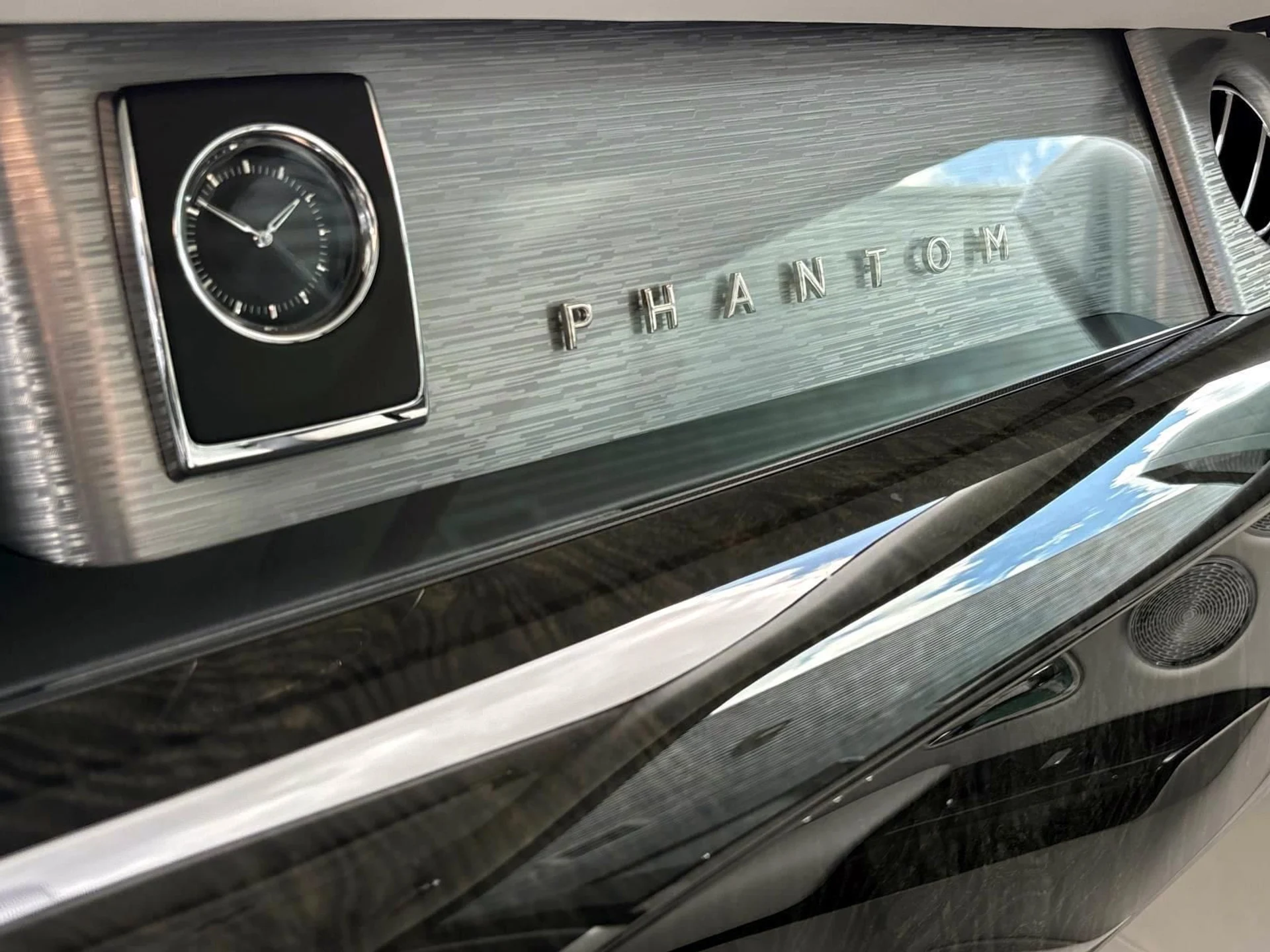 mph031_909611871_294454dfcce6510fc07275f54b321bbdx_0dc694677c