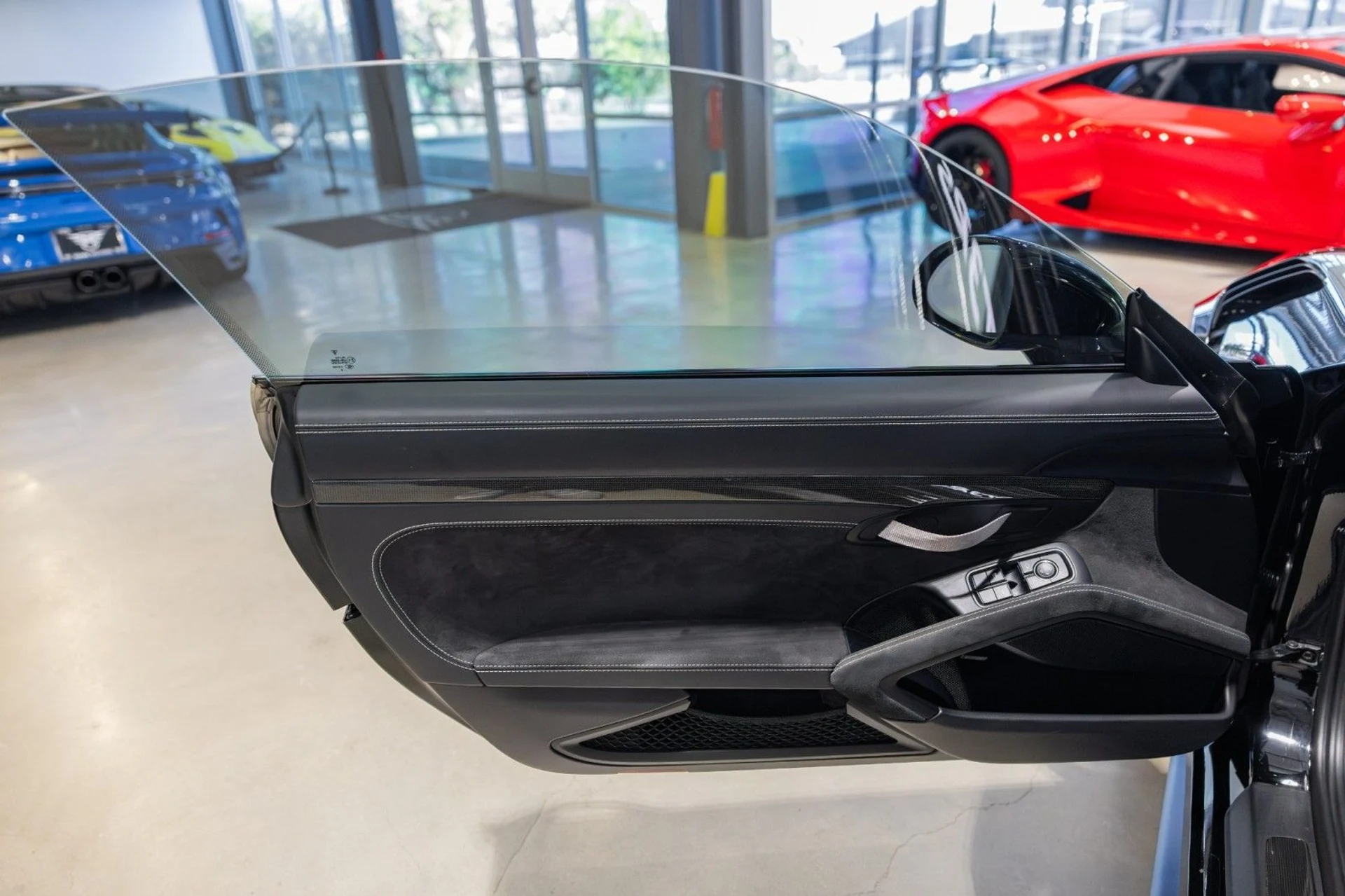 mph031_912530988_m_A_5536f48725