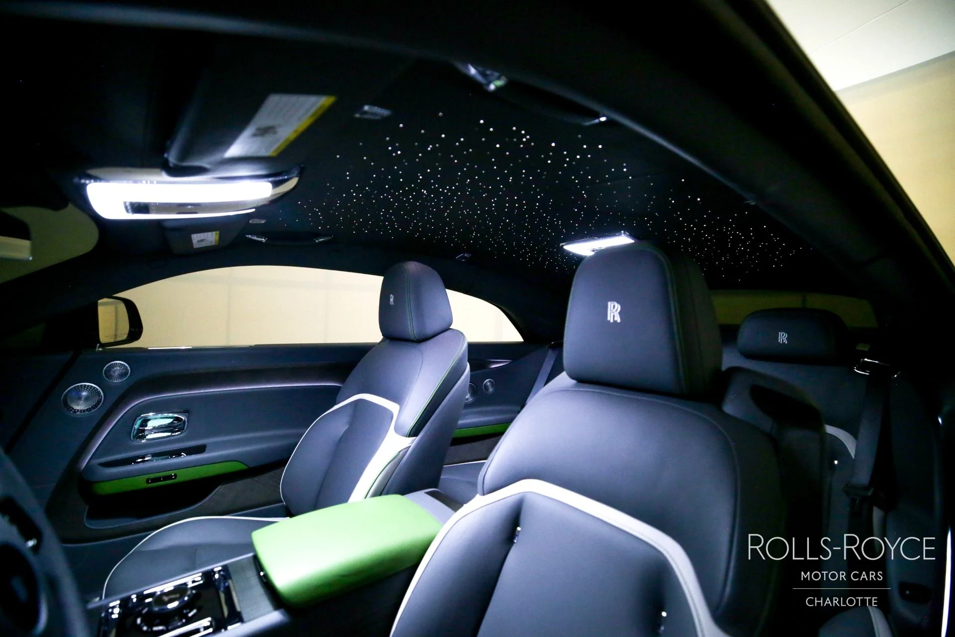 mph031_915333473_Used_2024_Rolls_Royce_Spectre_1744988373_e06e8276bc