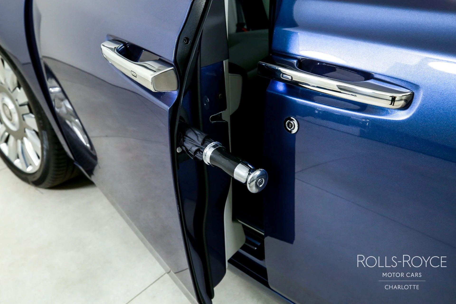 mph031_923735874_Used_2019_Rolls_Royce_Phantom_1757714509_13b41a3300