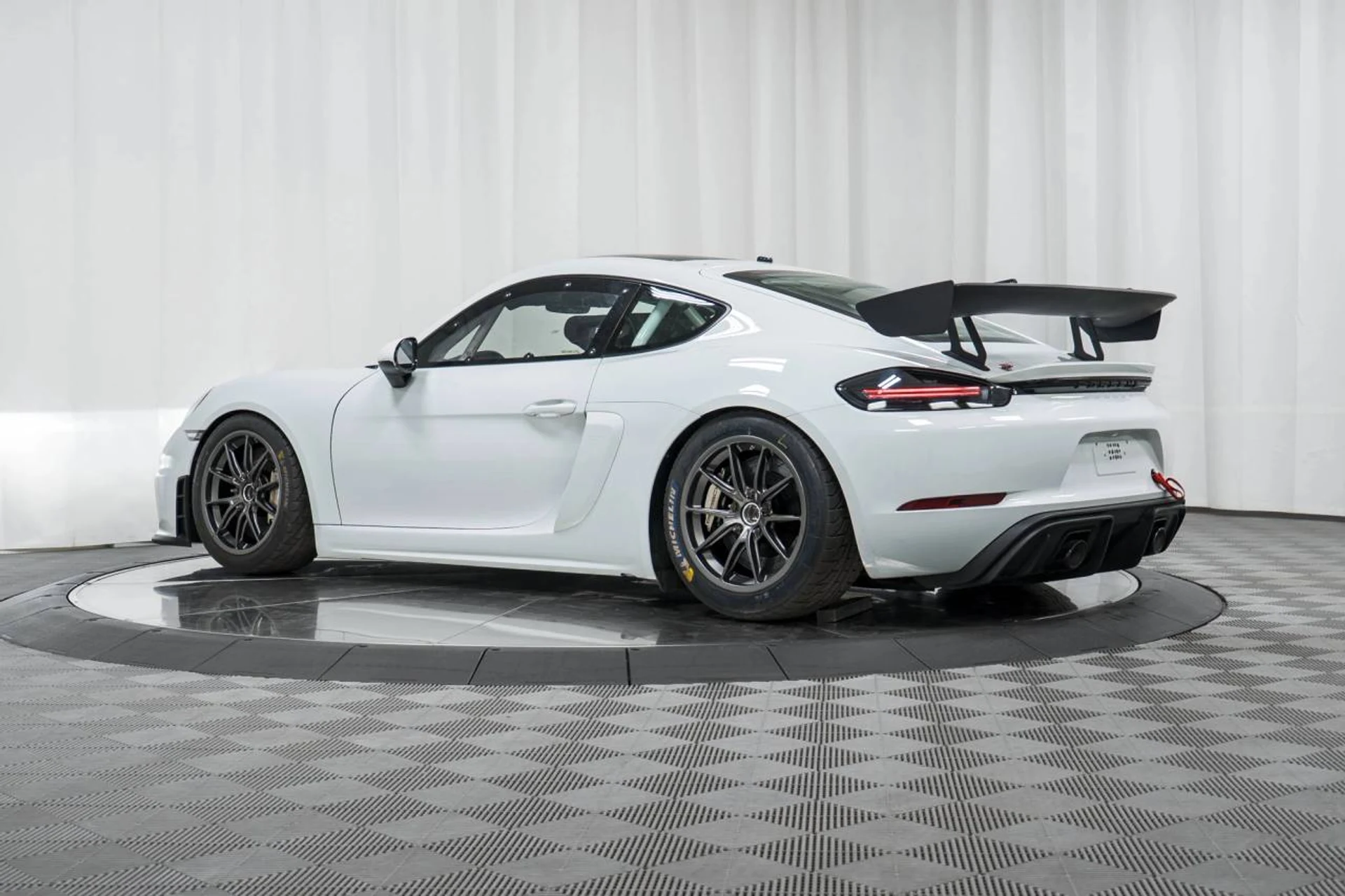 mph031_926969439_1280_55793c0650