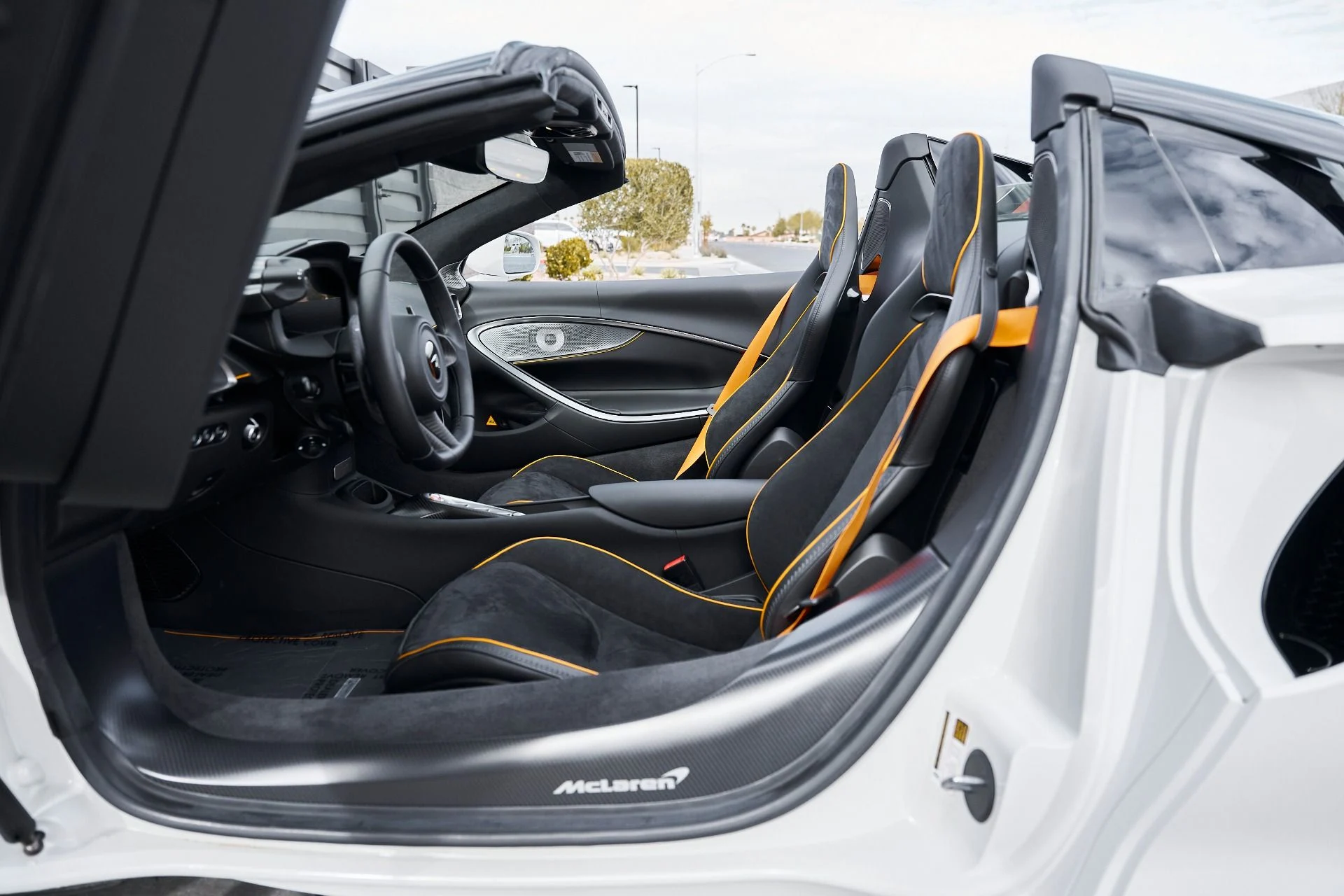 mph031_941570553_Used_2025_Mc_Laren_Artura_1769221499_b448da9810