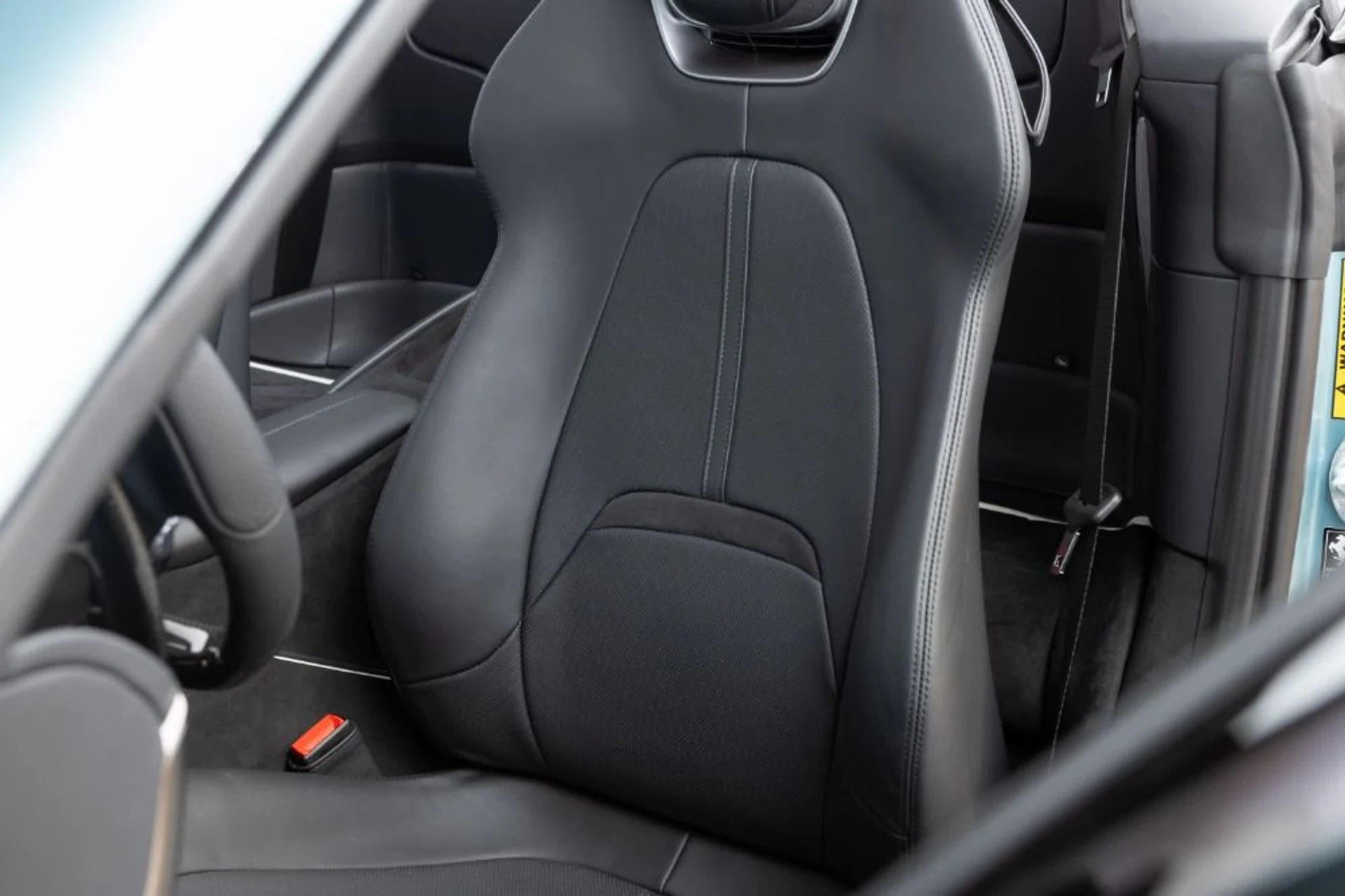 mph031_947236941_Used_2024_Ferrari_Roma_Spider_d57a03f024