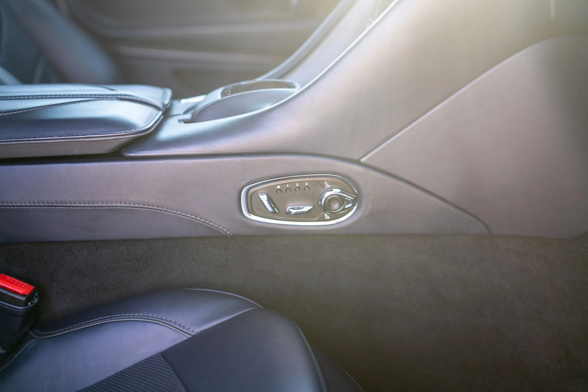 mph031_94794653_Used_2020_Aston_Martin_DBS_Superleggera_1782927184_d986e8ea75