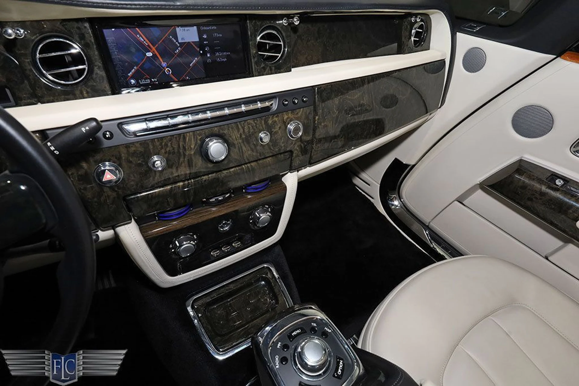 mph031_948515777_used_2013_rolls_royce_phantom_drophead_coupe_9689_22223521_32_1024_551ca6c826