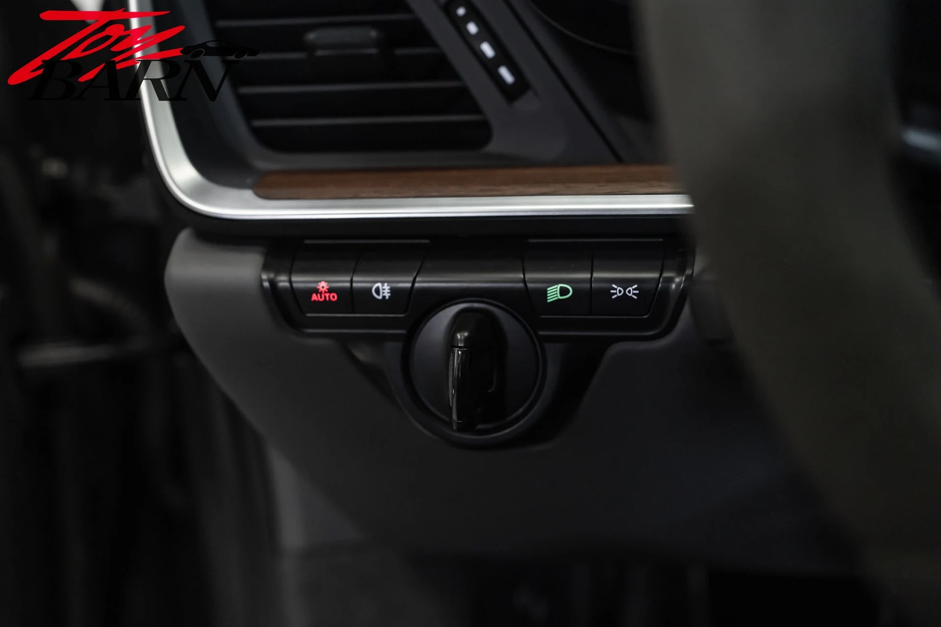 mph031_953586802_7a872ff352e37bd495bb1fe6a2aae2bex_e7259926f5