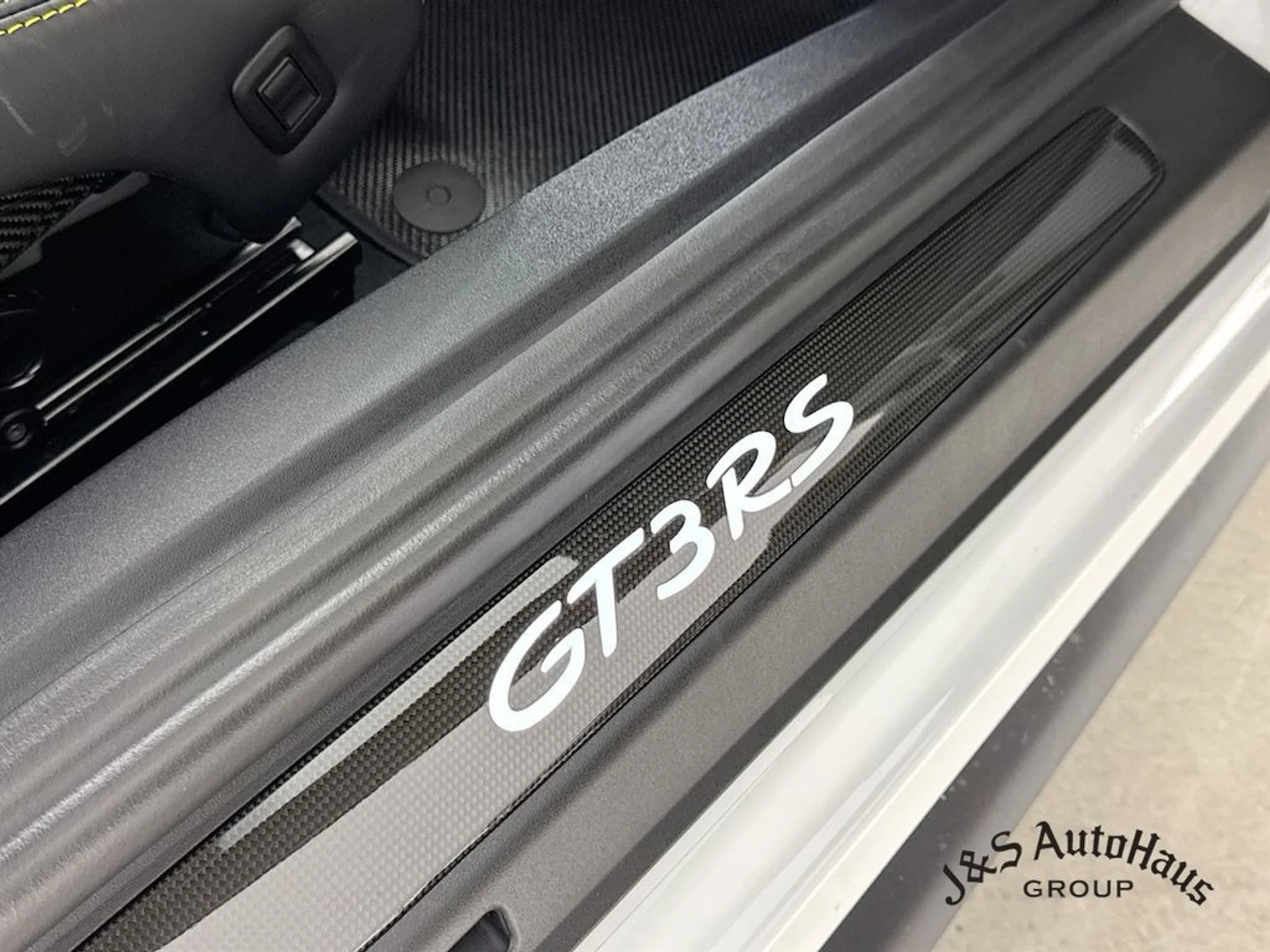 mph031_953729483_azwjpn0em5rw4xxw7qhkarpne8au_42028f6932