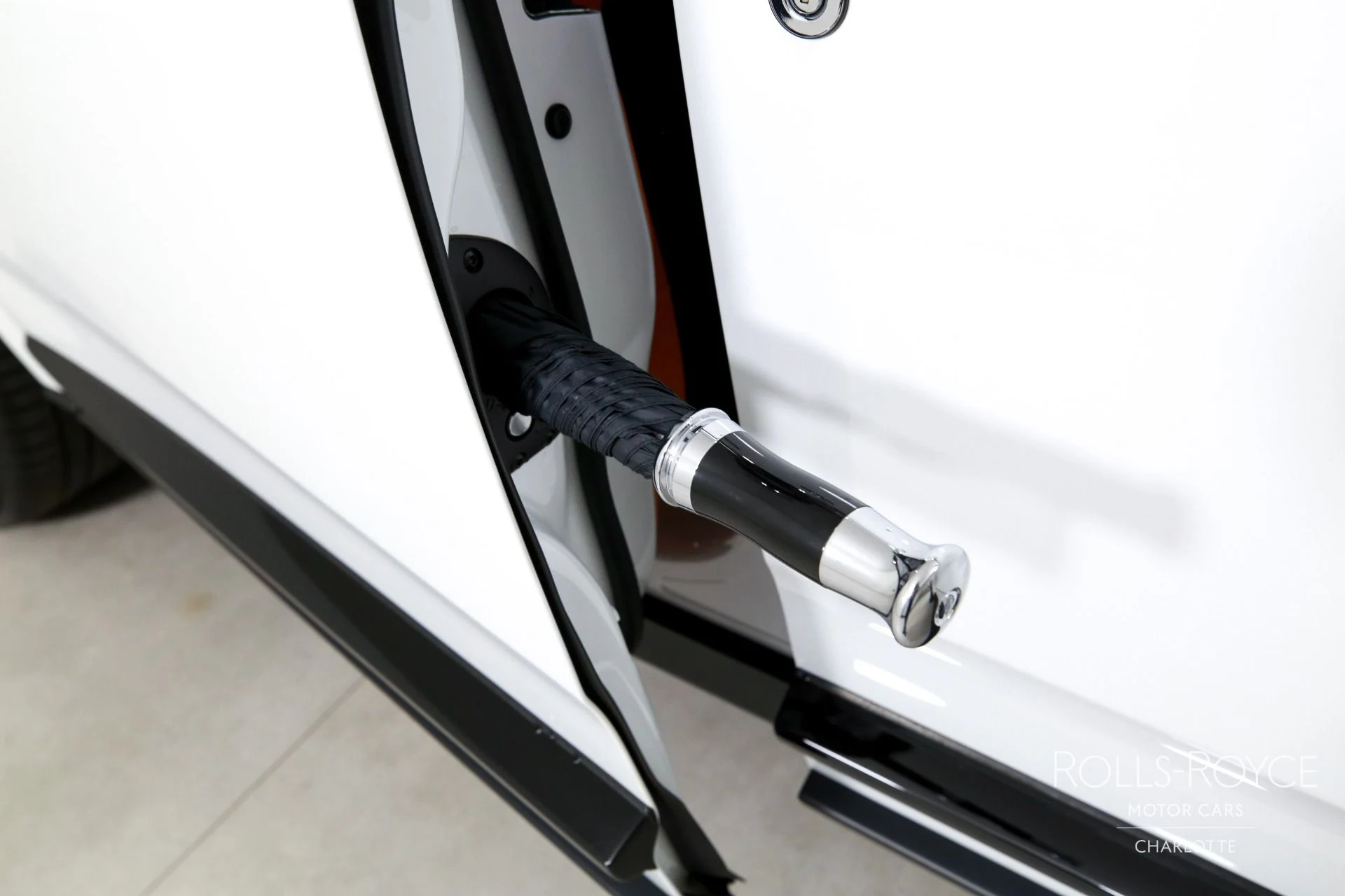 mph031_954760244_Used_2022_Rolls_Royce_Black_Badge_Cullinan_1764197182_e31e8c2780