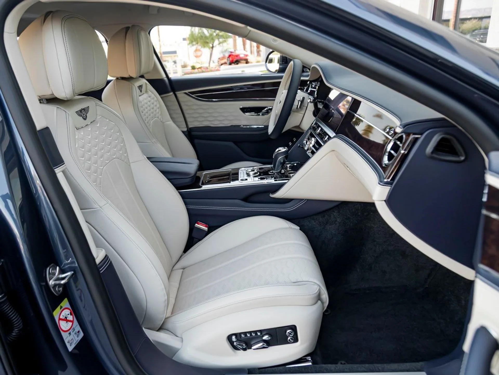 mph031_957259492_32_7d5971e767