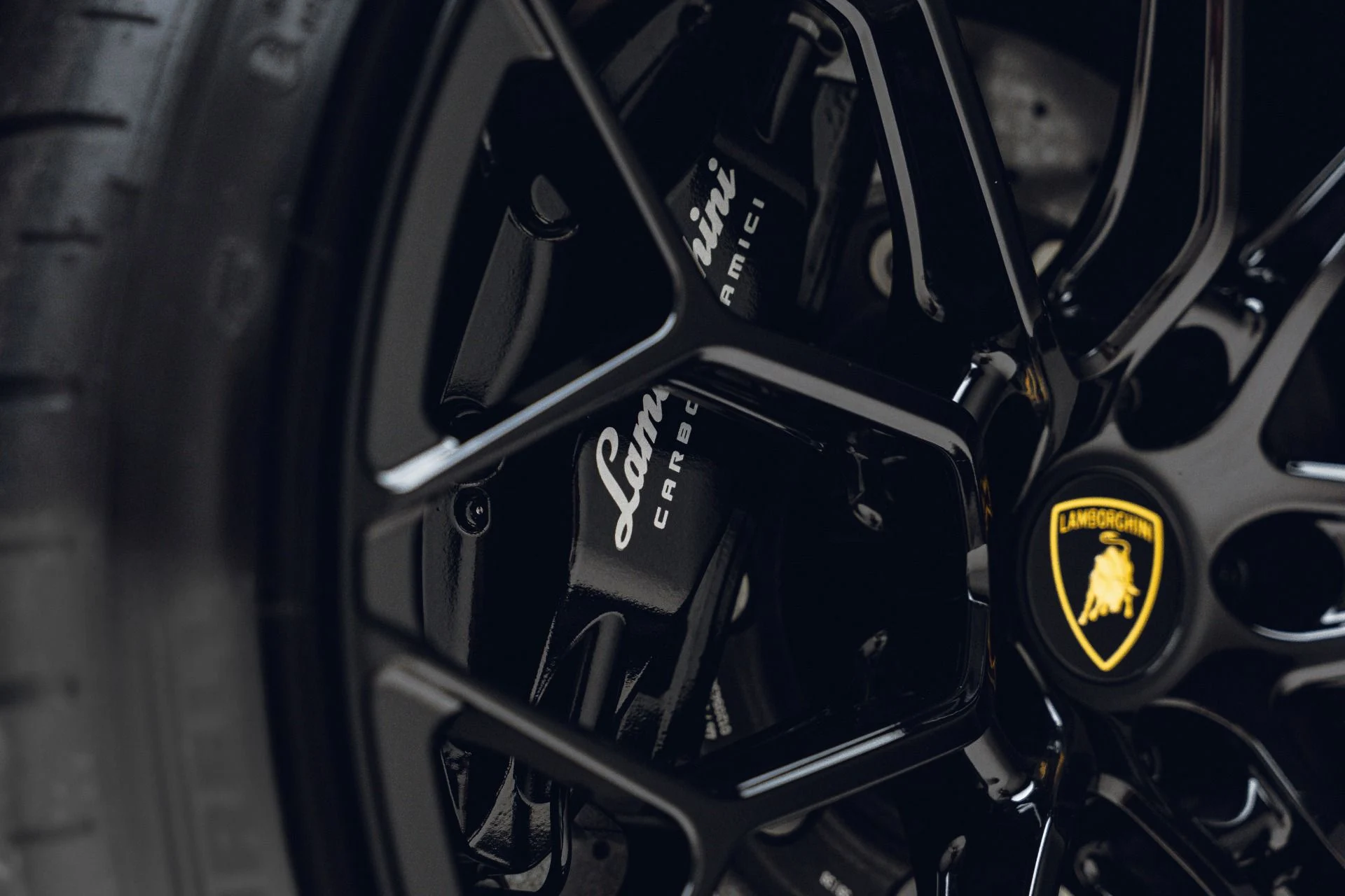 mph031_980745810_Used_2019_Lamborghini_Huracan_LP_640_4_Performante_Spyder_1781799669_4a8eba08c5