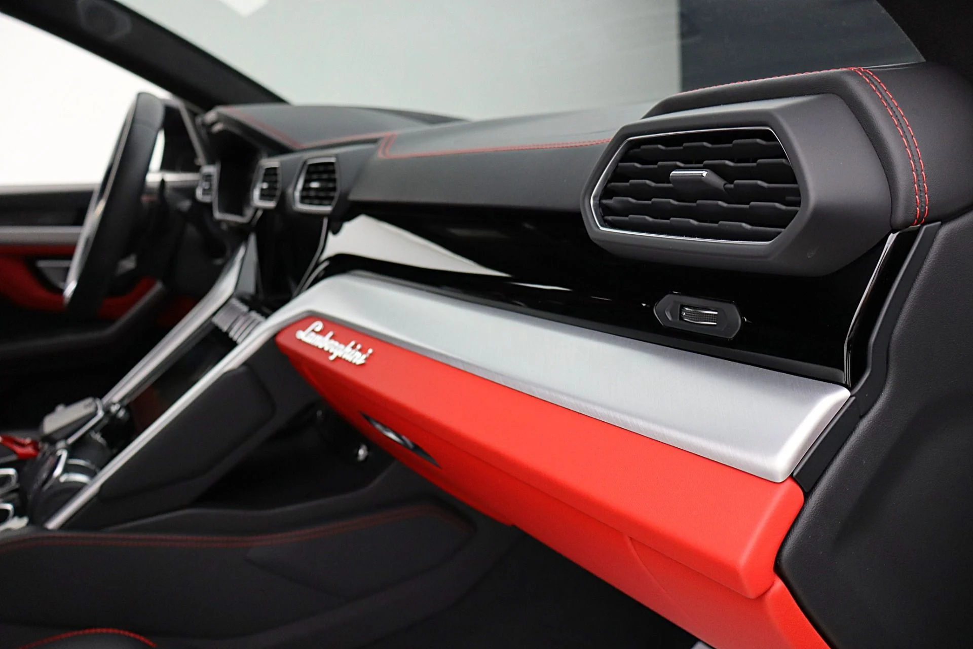 mph031_980886356_Used_2024_Lamborghini_Urus_SLEASE_OPTIONS_AVAILABLE_ad0ebe4b22