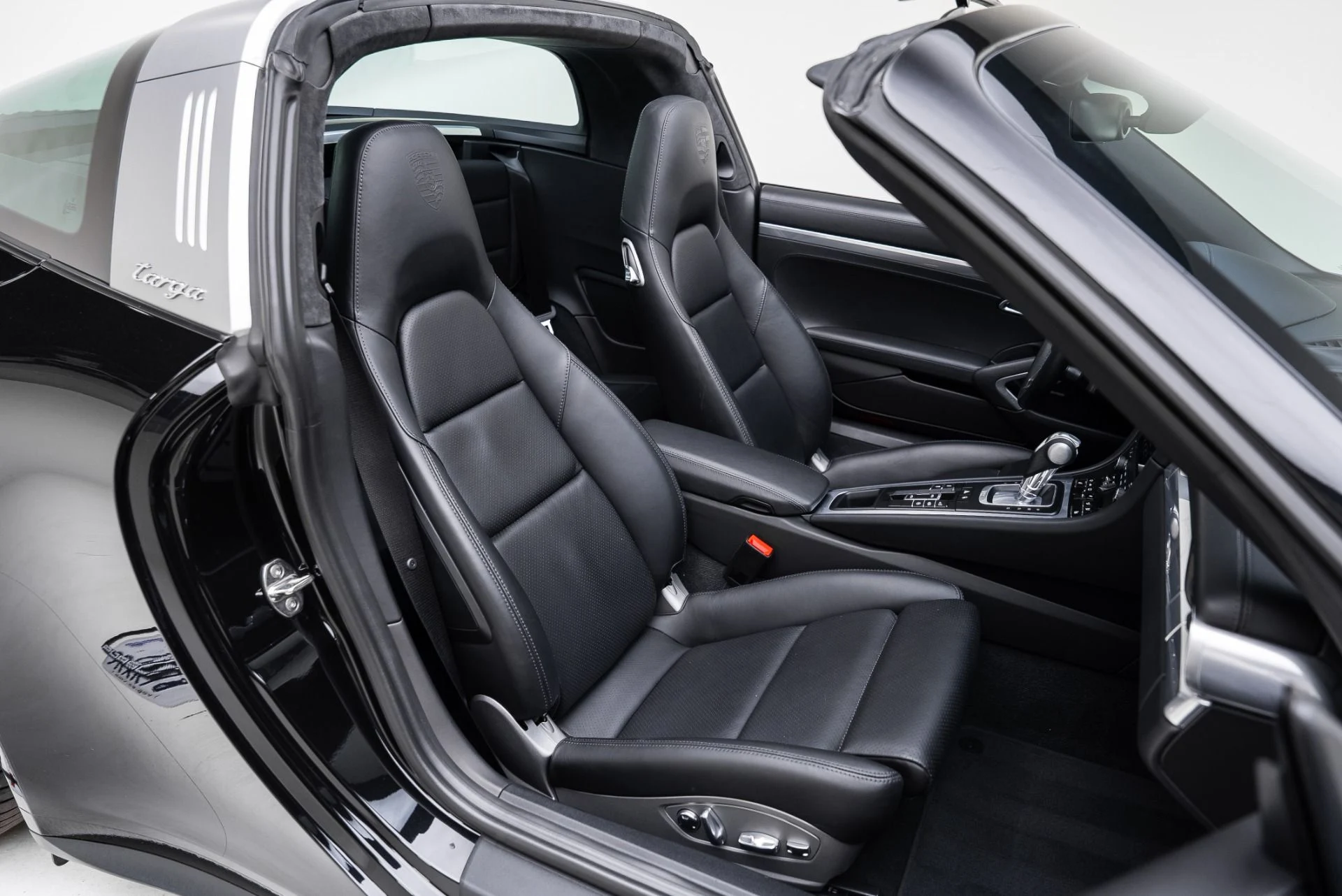 mph031_982682603_Used_2018_Porsche_911_Targa_4_S_1767827901_98ae654eae