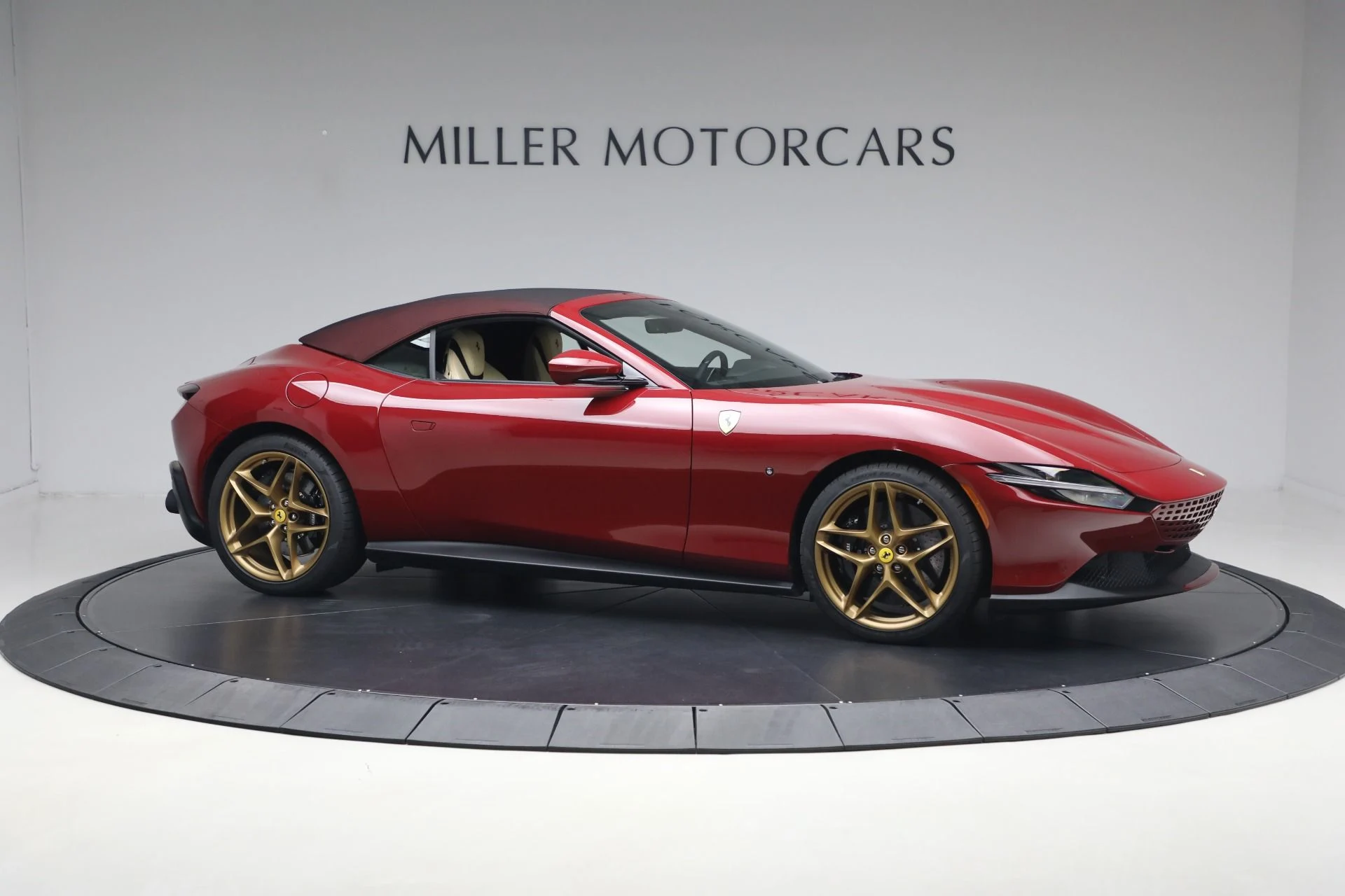 mph031_982981768_Used_2025_Ferrari_Roma_Spider_1777992623_e4fc1670ba