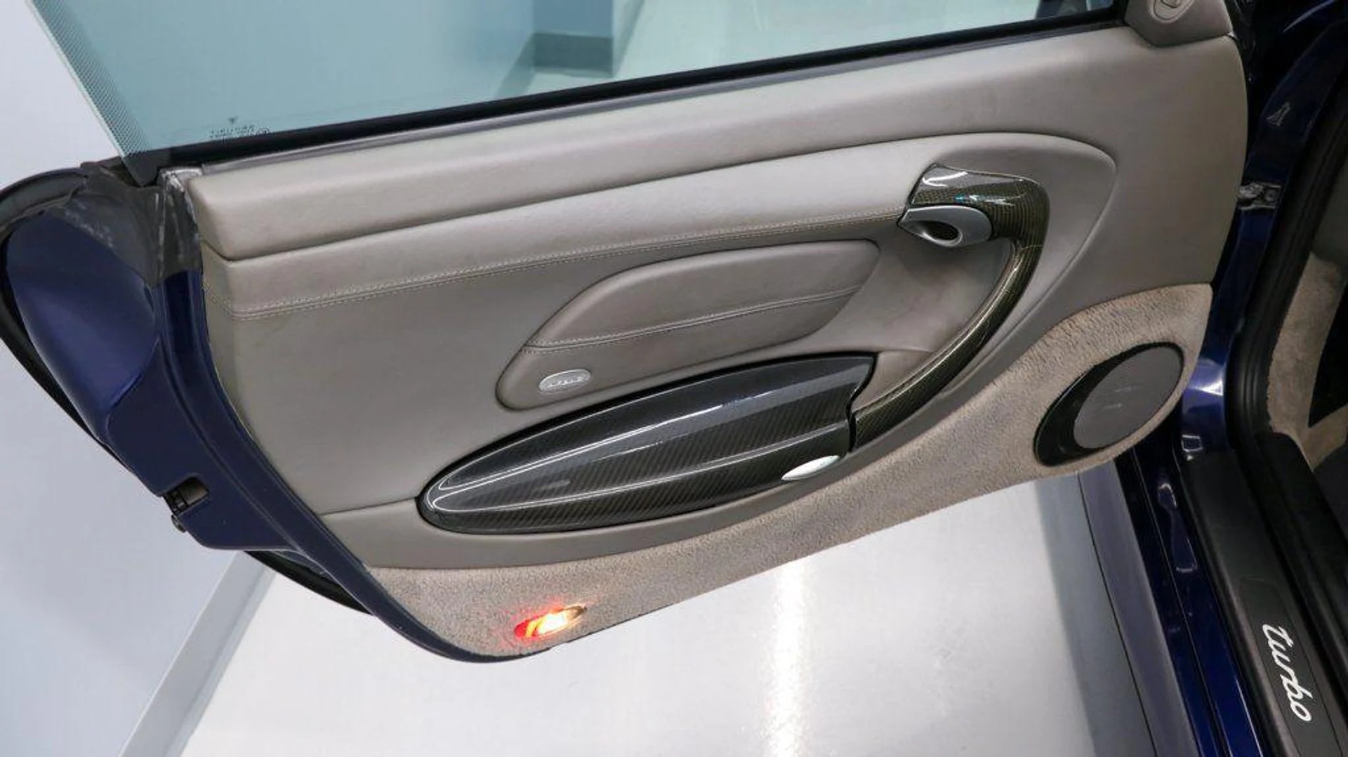 mph031_983770156_RT_n9hn_Ip_T6dw_Qt_Hcb444hvlb_Ek_df796c5d5e