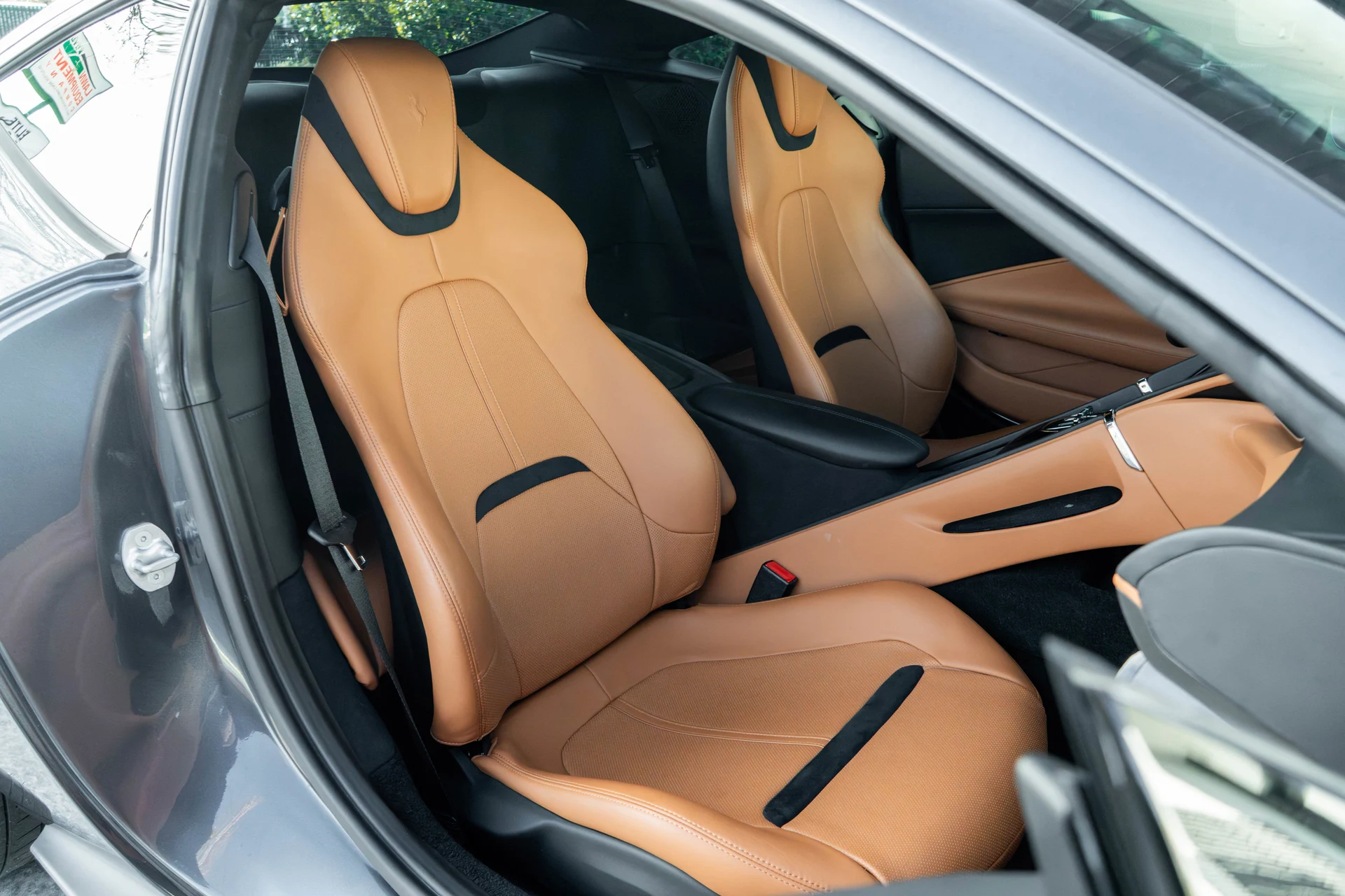 mph031_984032760_32_44c6cc893a