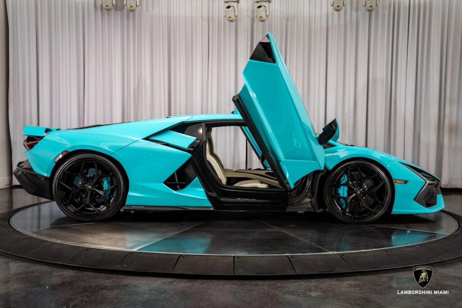 mph031_990883638_c6b556c28f120fafdd1113dbcc34aeeb_3ac2299404