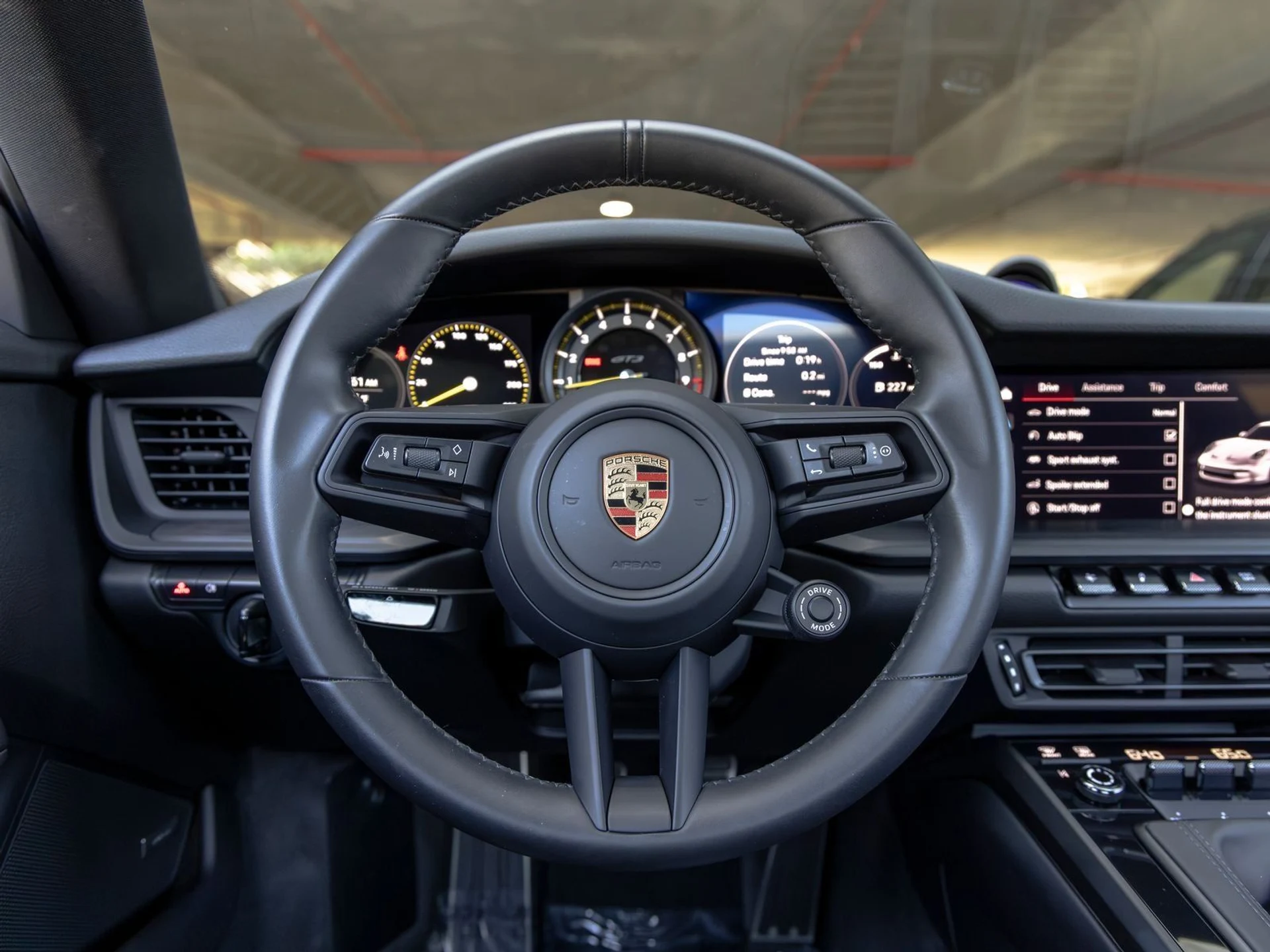 mph031_995775355_32_832f624595