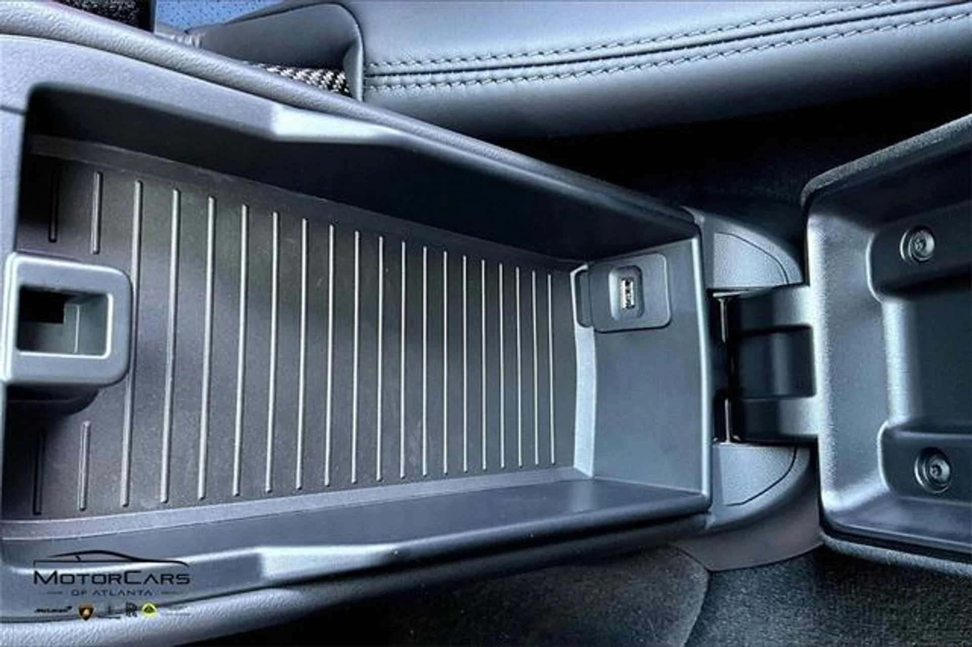 mph031_Nqyco2_Jp_MJ_Zo_Im_ZD_Sdgnrot_R_Dn0_69424162f5