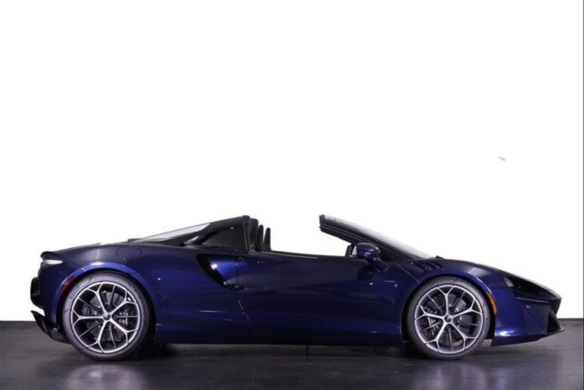 mph031_f_Tgz_W_Cjc_UR_Fb3_S1i2_DBV_Ombr_Wp_E_7d2c621d84