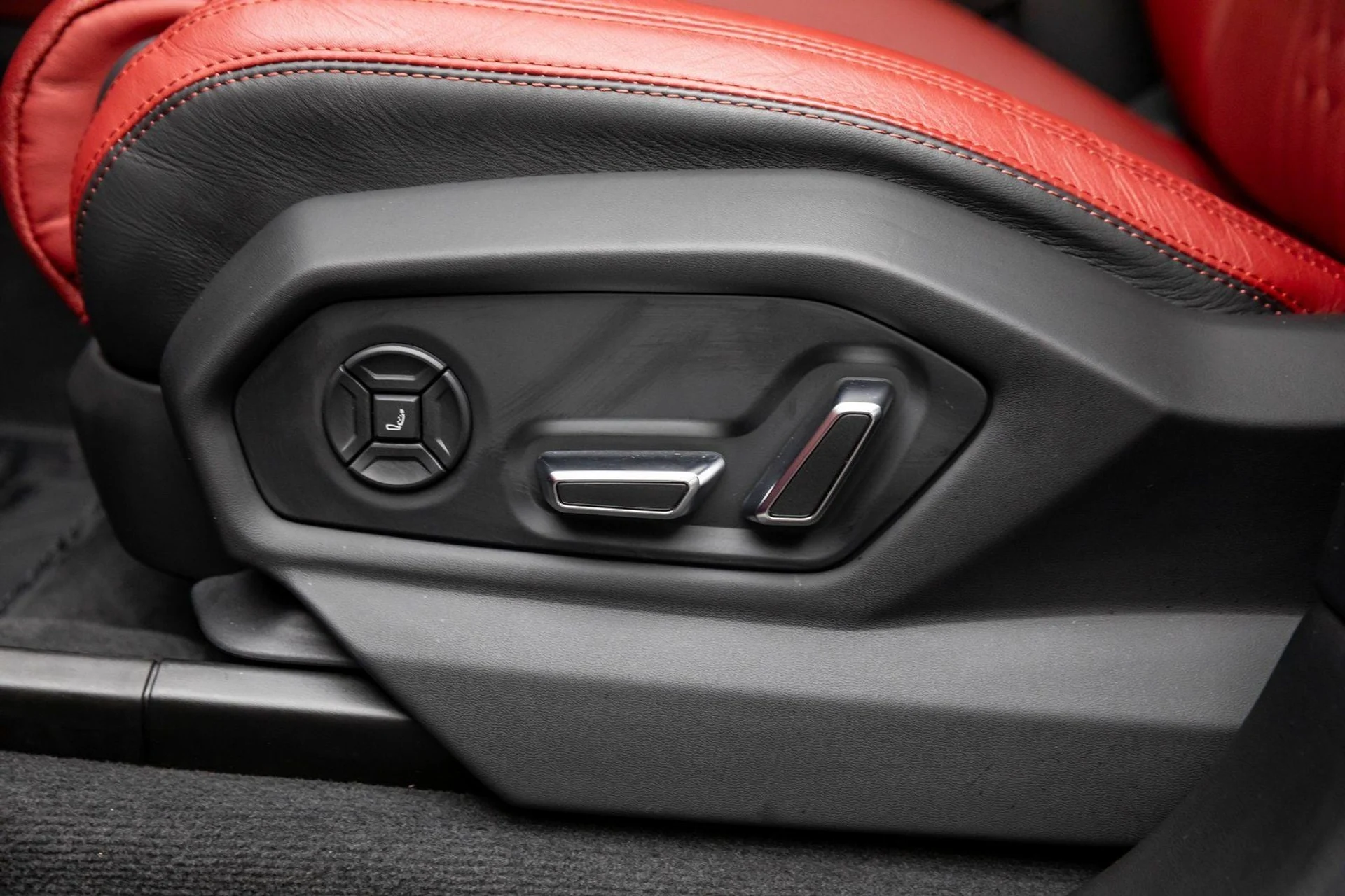 mph032_1008716921_33_7c1d306170