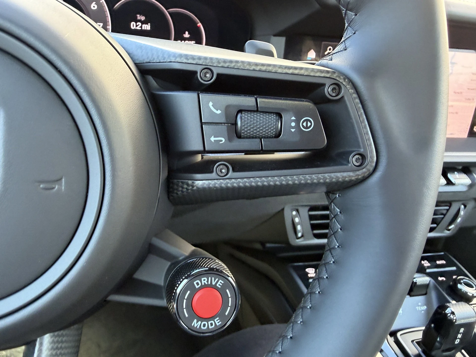 mph032_102144506_15513674bbec3bd77f671fec781aea7cx_d2d8efc547