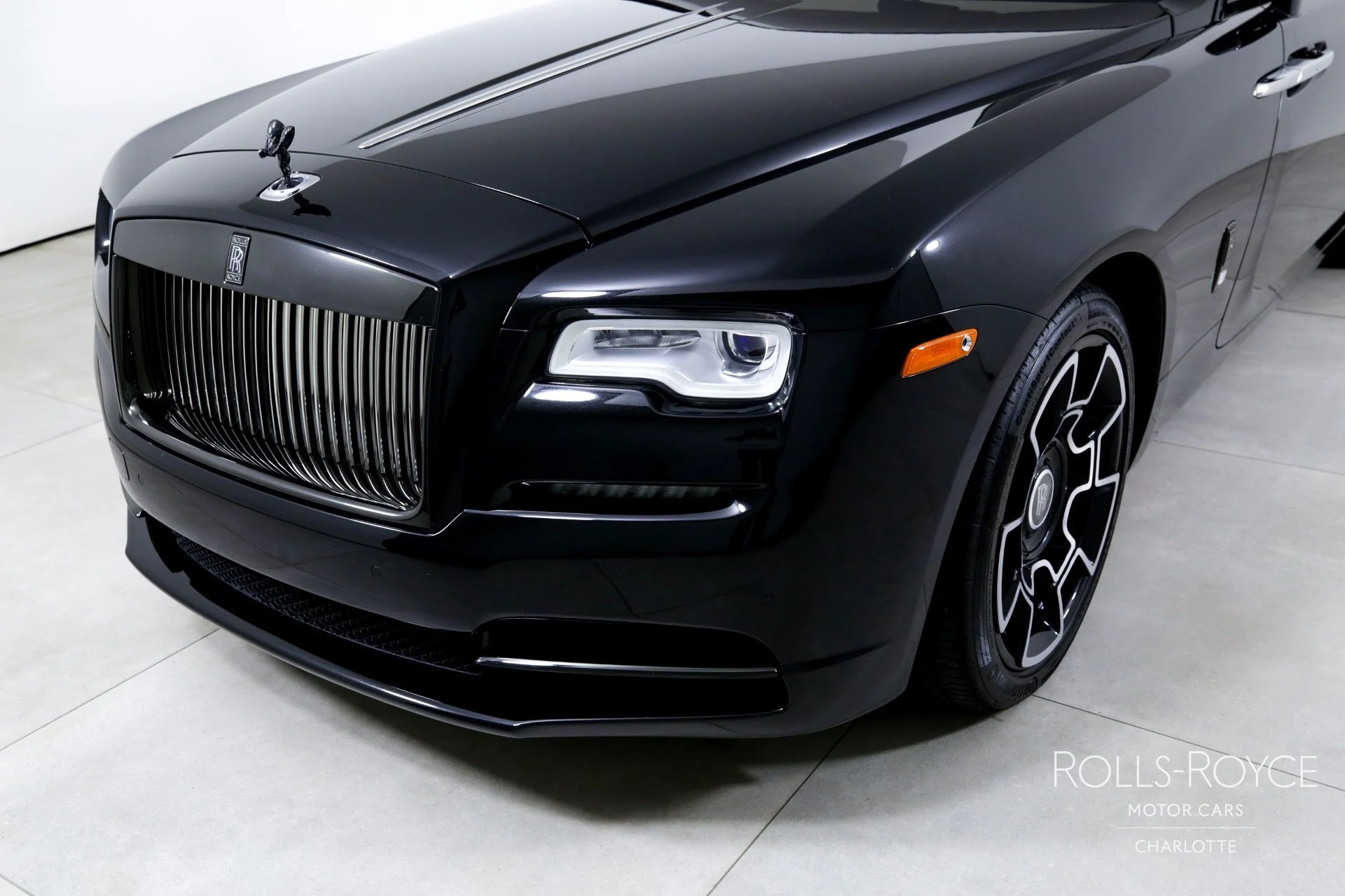 mph032_1025576579_Used_2018_Rolls_Royce_Black_Badge_Dawn_1747071479_81c56a263b