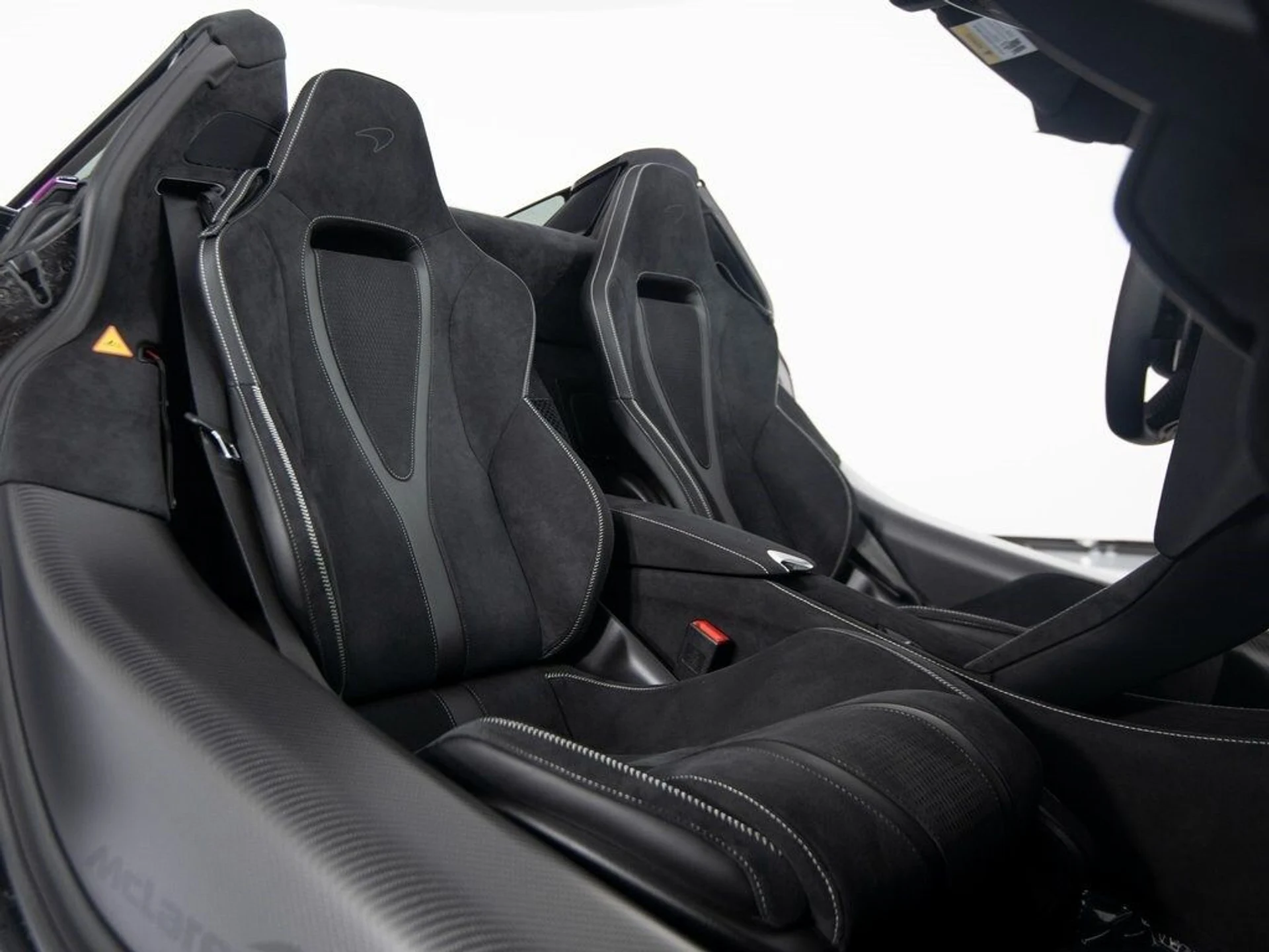 mph032_1032788539_a8144ea05d1c33053b15177d24d70170x_3b04440529