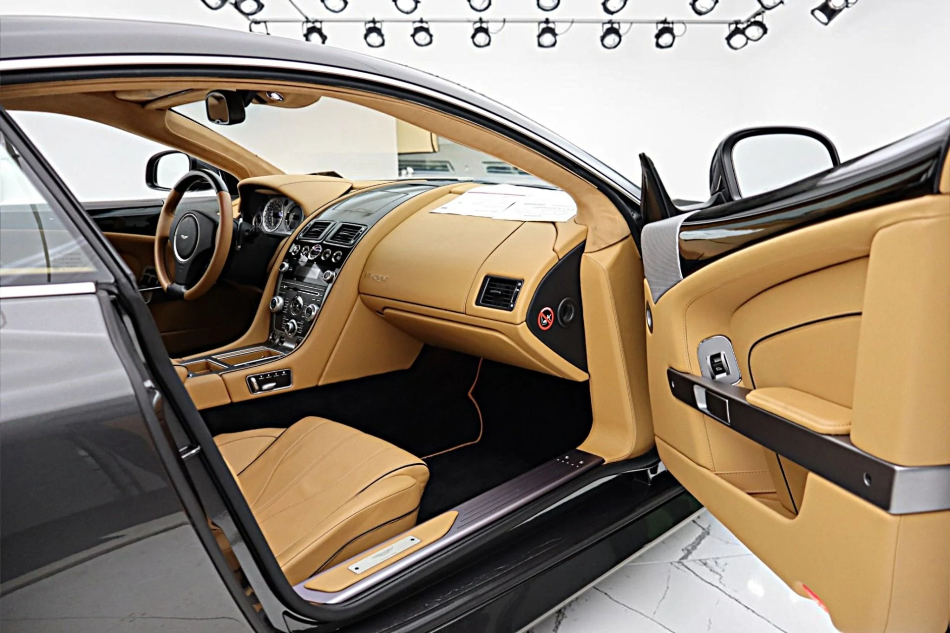 mph032_1038880899_Used_2012_Aston_Martin_Virage_Coupe_8b4c375c39