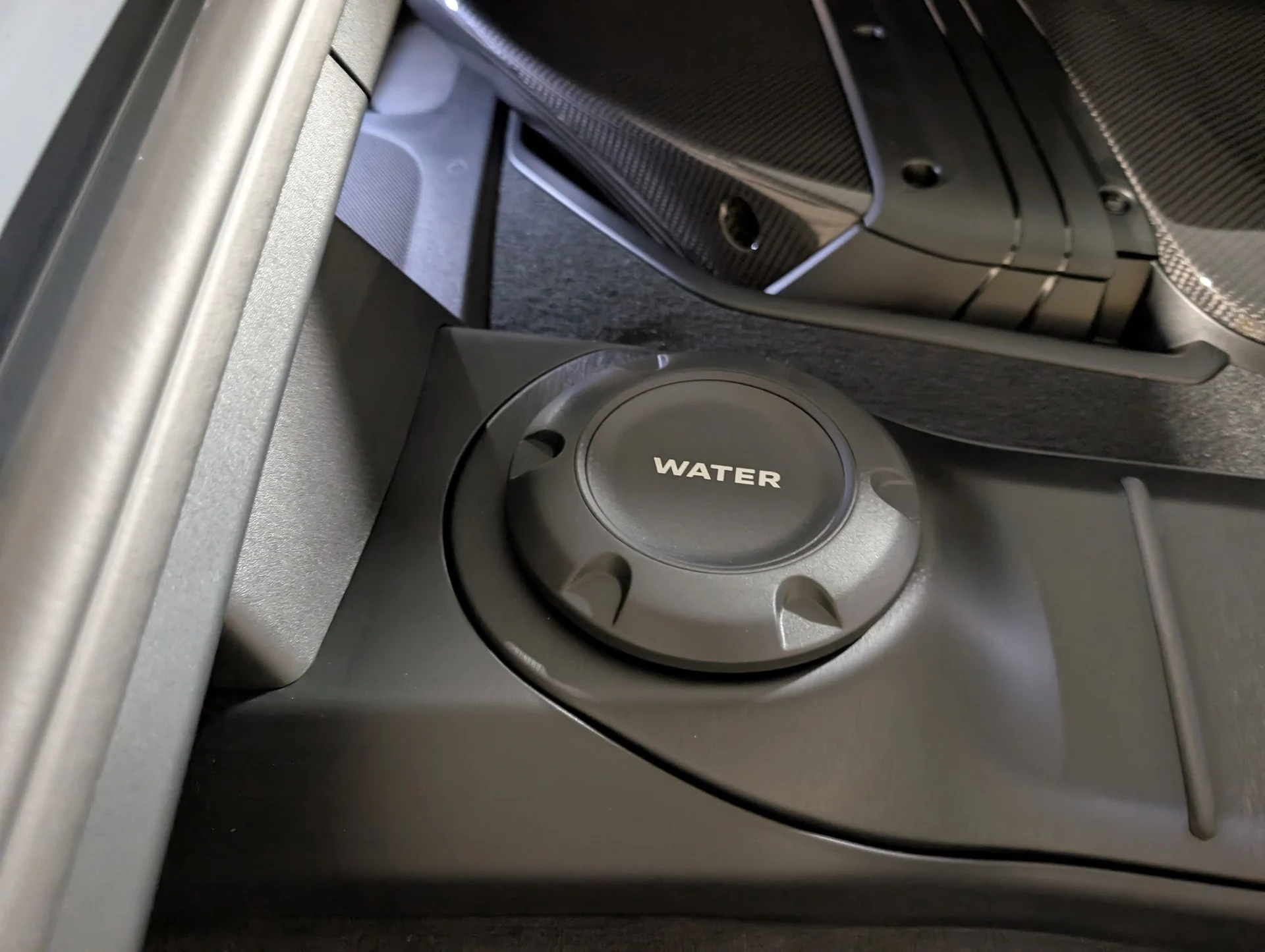 mph032_1040102326_3d28fd3d86ab048575ba69da8170fda1x_5b9c73a4c4