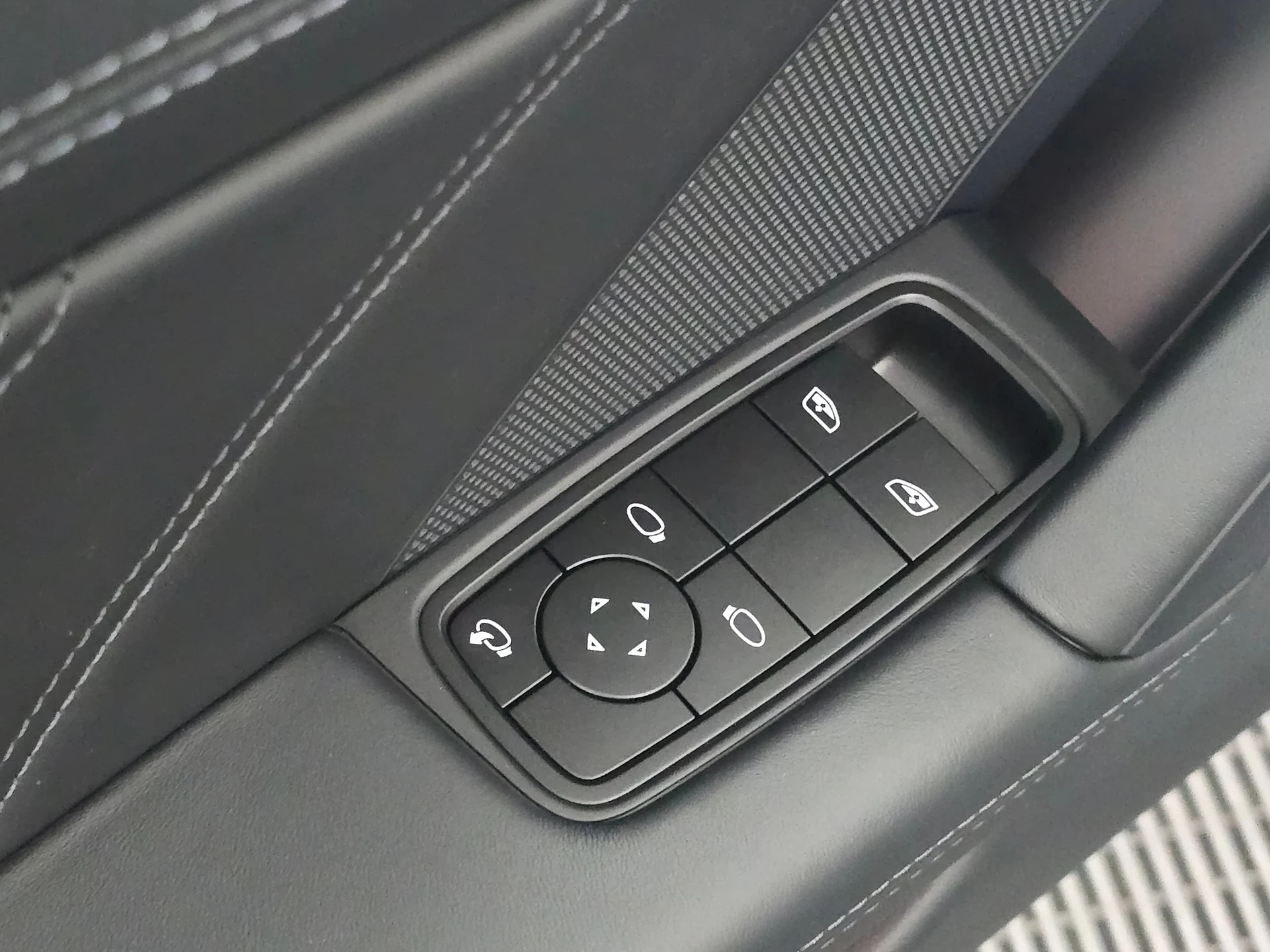 mph032_1044474059_91e60d0c189edc9584a48b63288f7fc2x_1ec6683e13