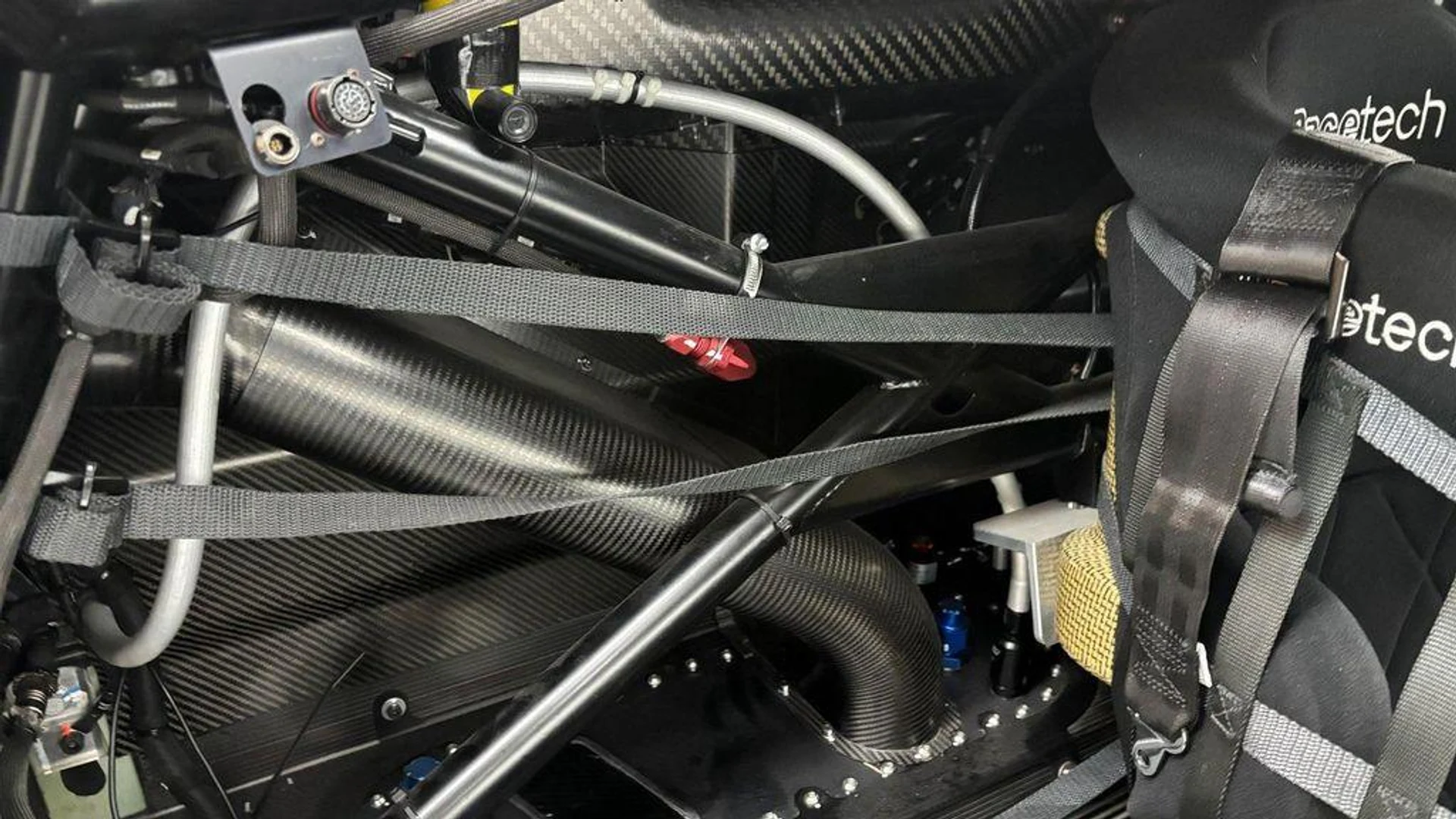 mph032_1046651700_0w_pz5j_Deoyai_KY_1_HF_65_Feq_2g_2c71b109dc