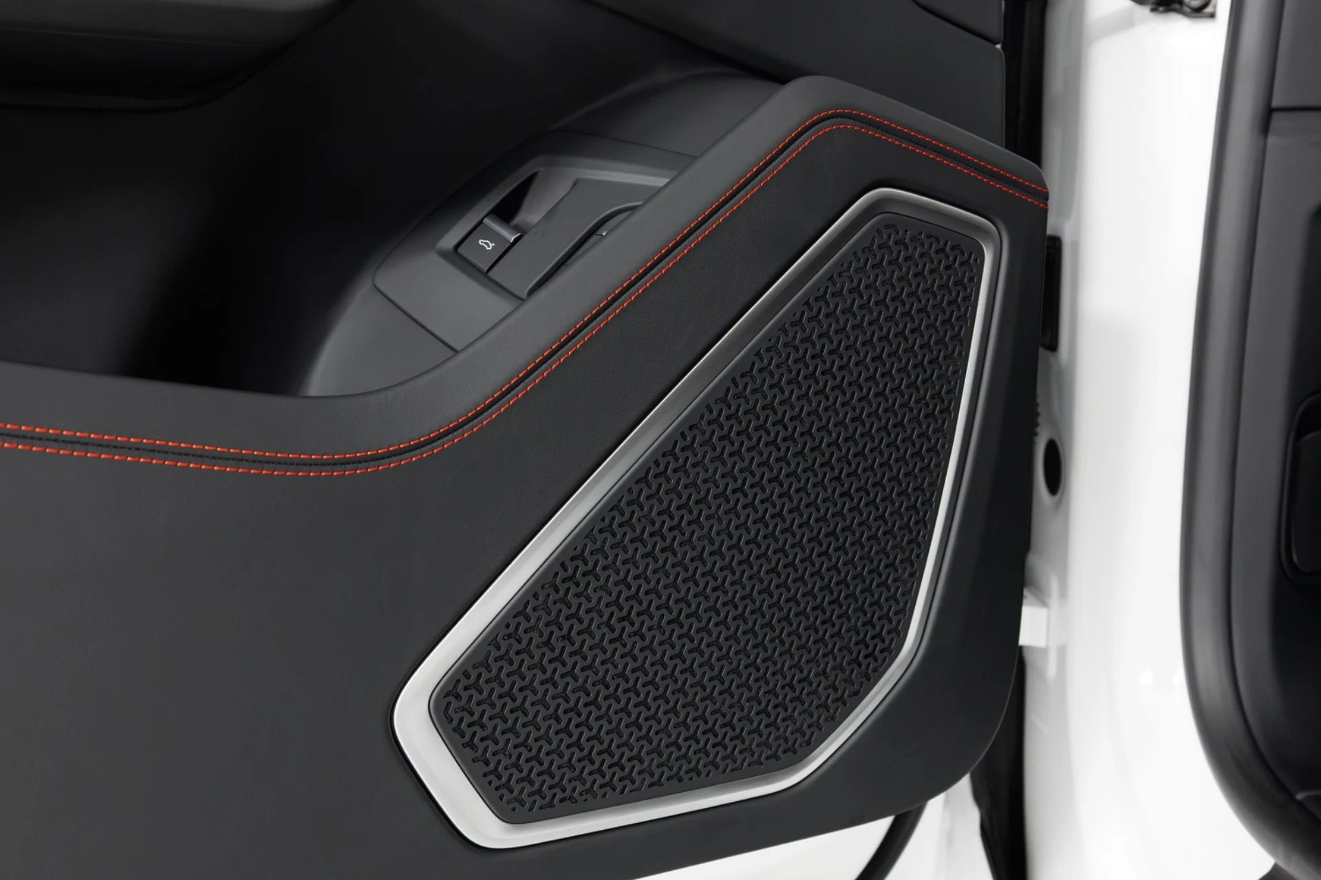 mph032_1048637063_Used_2024_Lamborghini_Urus_S_1788297644_77d09d8708