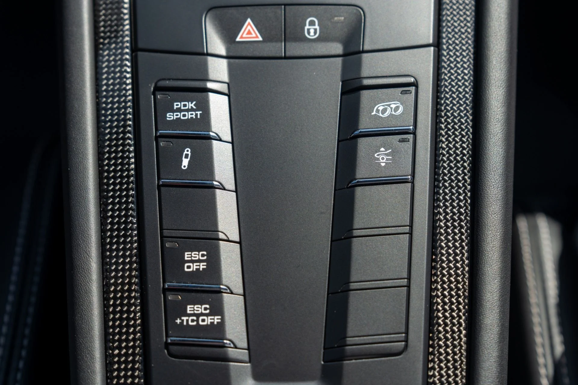 mph032_1052321106_Used_2018_Porsche_911_GT_2_RS_1791309736_68eb3a7c2a