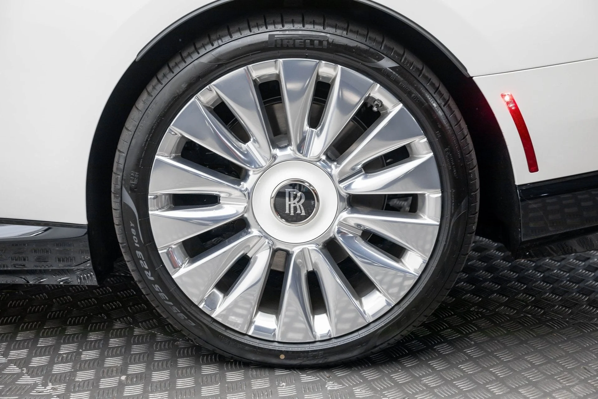 mph032_1053134084_33_05ded46701