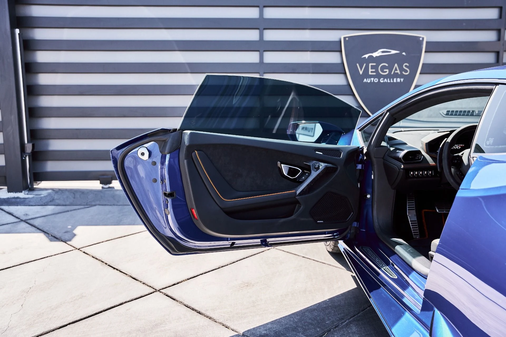 mph032_1057010517_Used_2020_Lamborghini_Huracan_EVO_Base_1777394817_5097891a3c