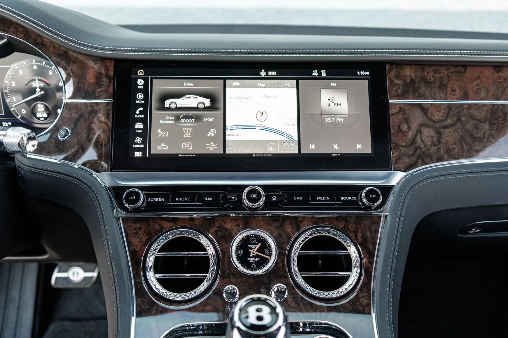 mph032_1058220274_08ccf9df_d9ab_483c_90b9_d0375a0aa3e3_40f2fe56e3