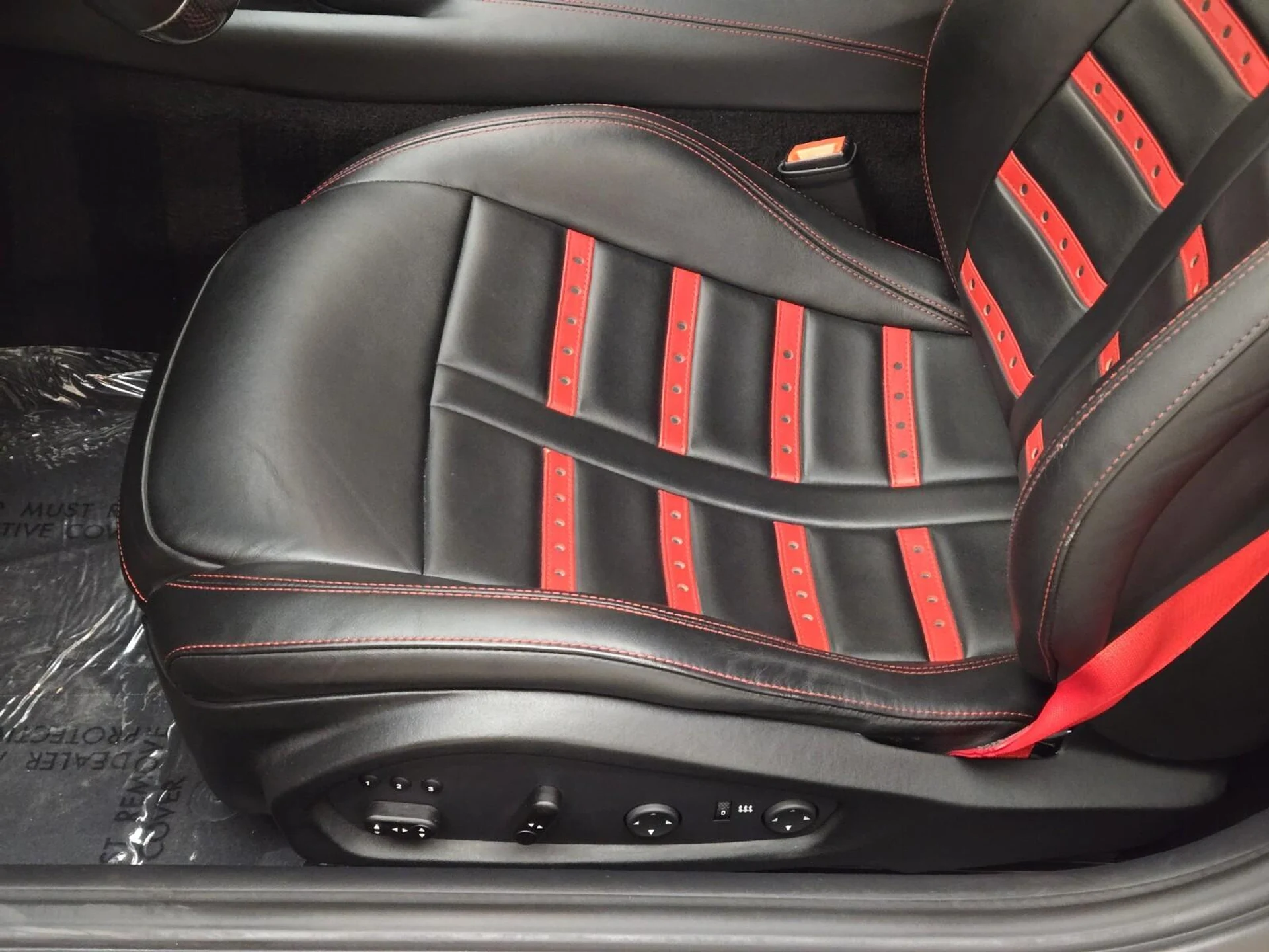 mph032_1066548366_Used_2016_Ferrari_F12_Berlinetta_1760770863_4e4998a90a