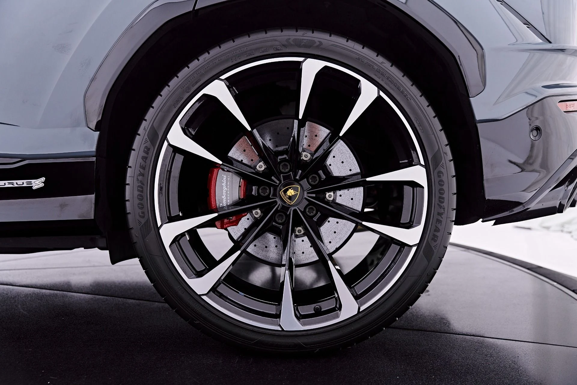 mph032_1075719739_Used_2023_Lamborghini_Urus_S_1783036936_57e373c713